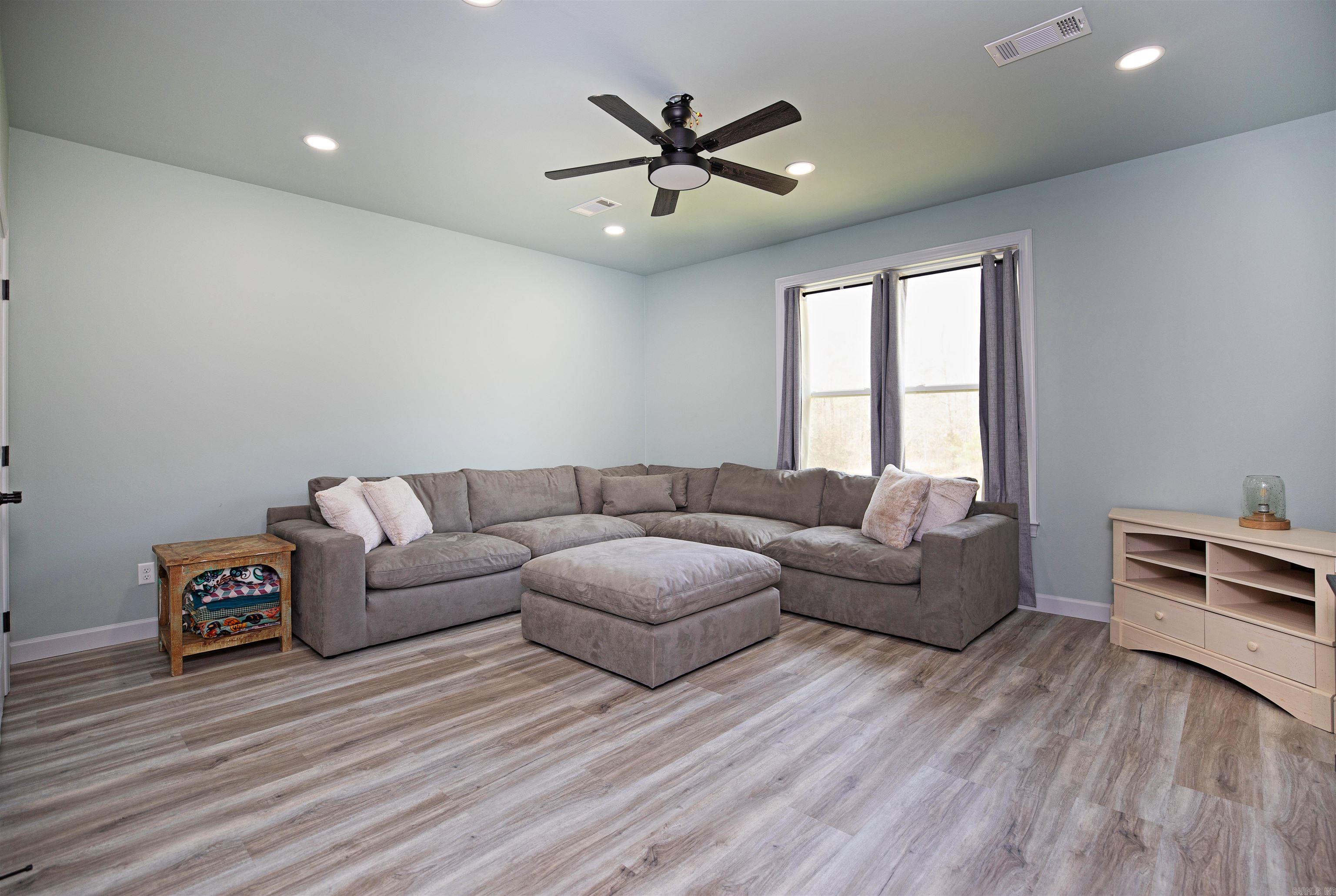 Shannon Oaks - Residential