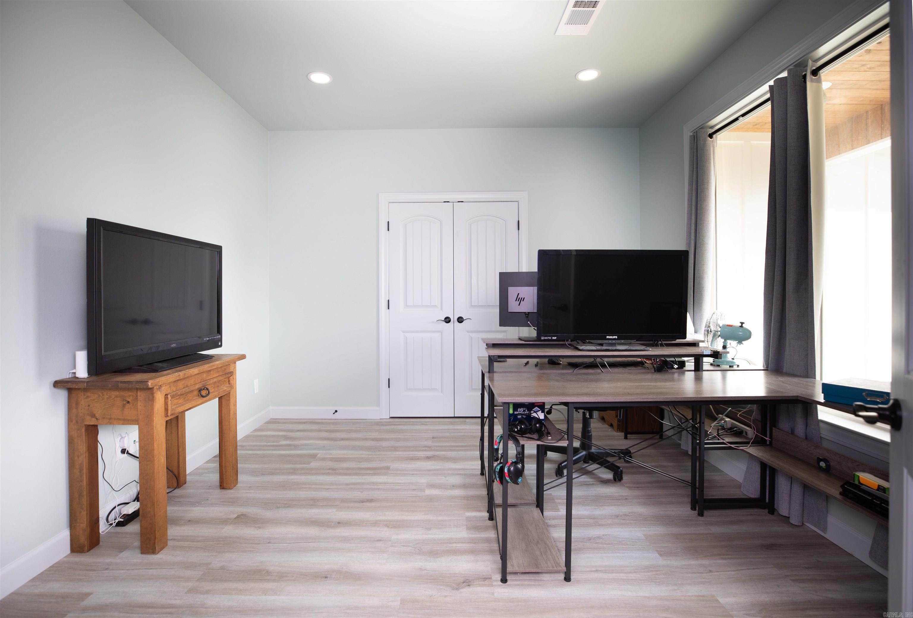 Shannon Oaks - Residential