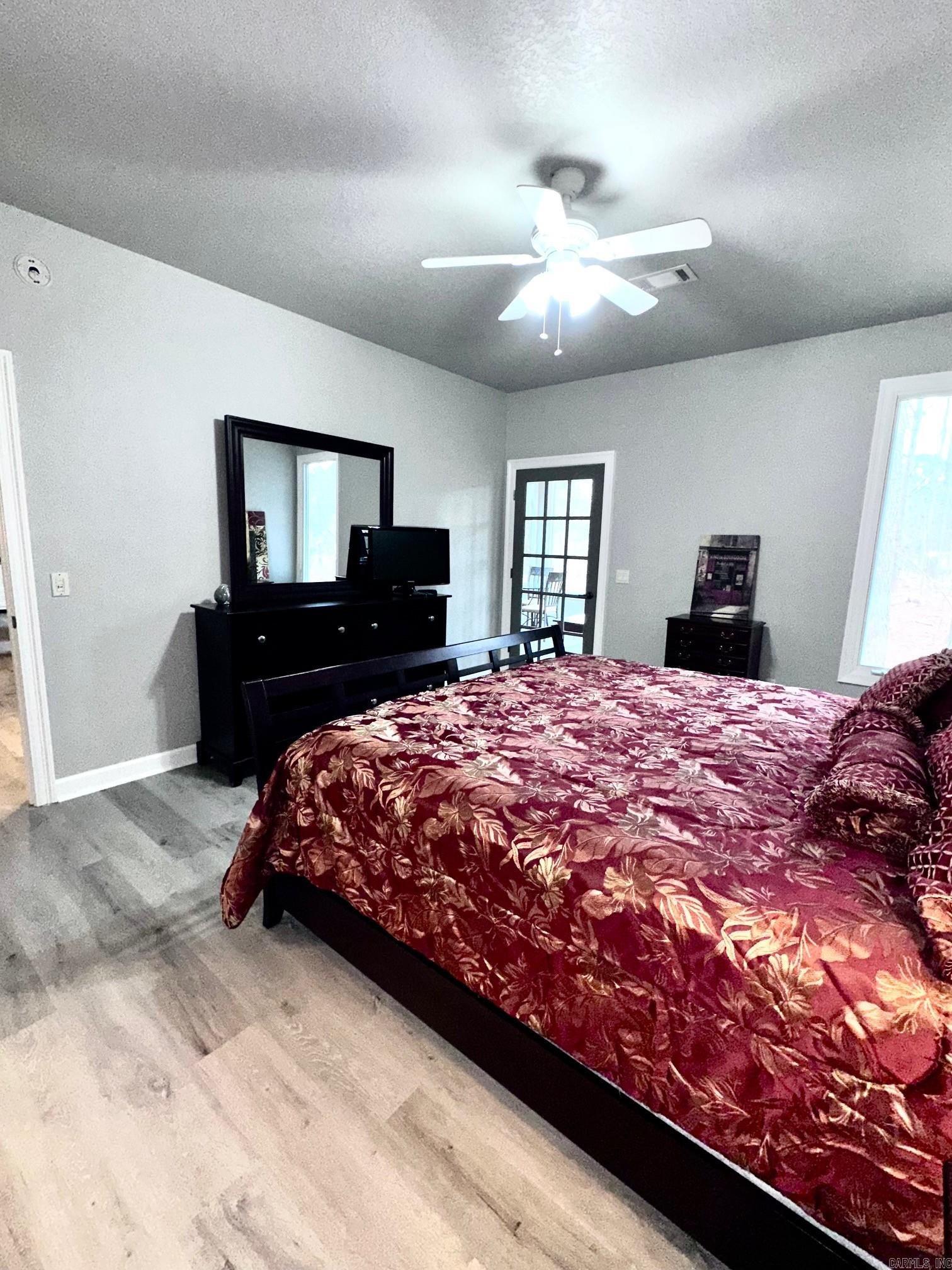 ISABELLA COURTS - Residential