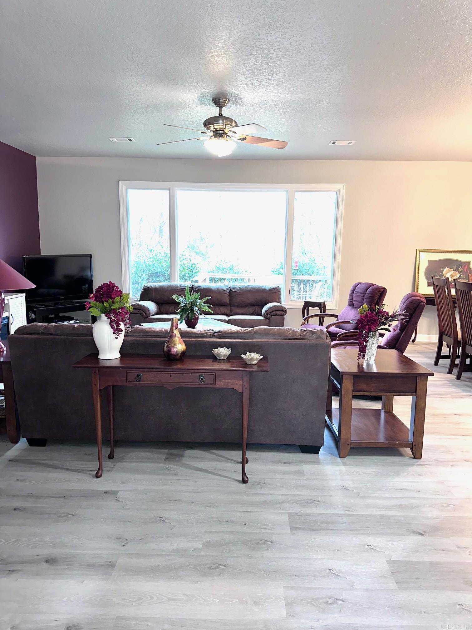 ISABELLA COURTS - Residential