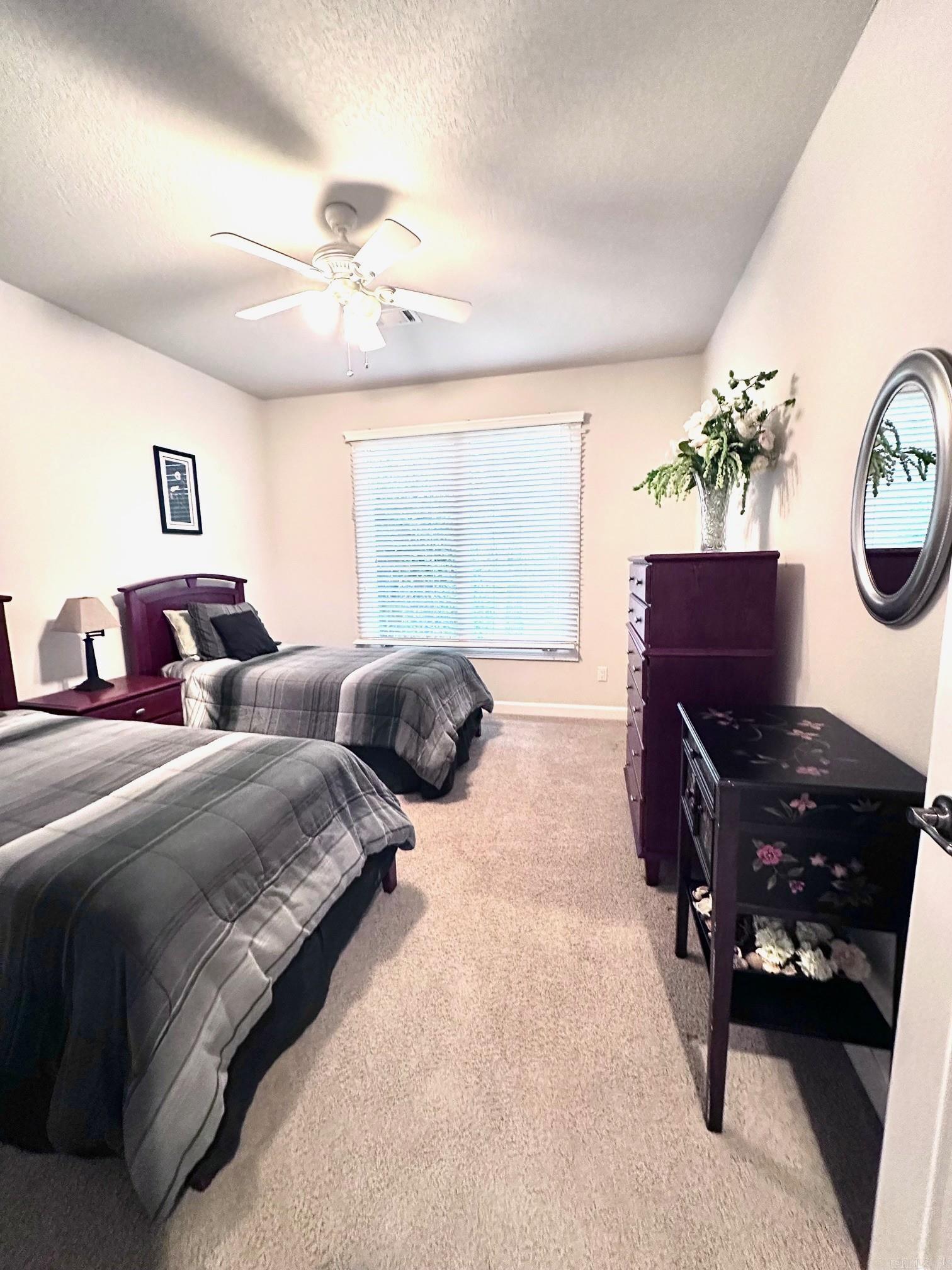 ISABELLA COURTS - Residential