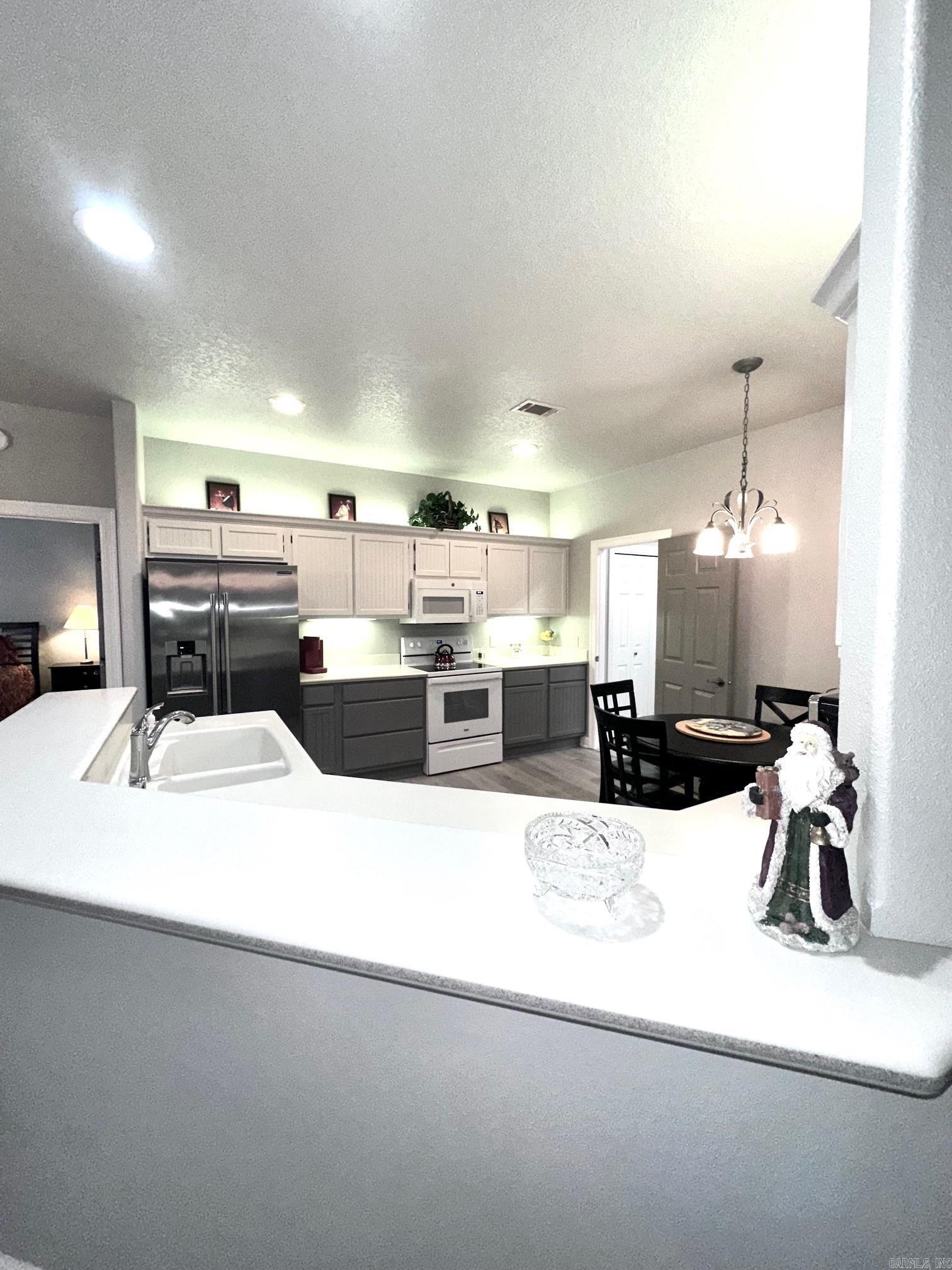 ISABELLA COURTS - Residential