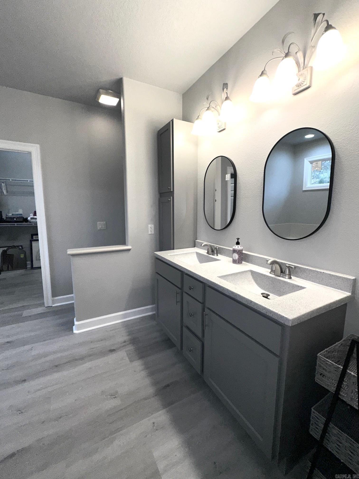 ISABELLA COURTS - Residential