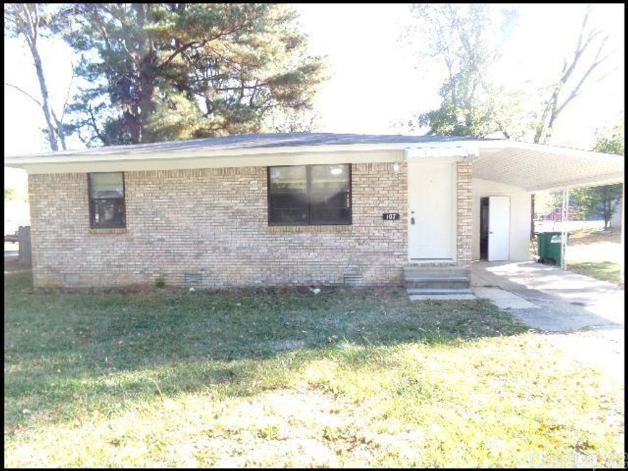 *BEEBE!!* CUTE HOME IN WHITE COUNTY!! This 2 Bedroom And 1 Bath Home Features 864 Sqft! Located Close To Beebe Schools, Right Next To A Daycare! Features An Electric Range, Dishwasher, And Refrigerator In Kitchen! Central Heat And Air! Washer And Dryer Hookups Included In Carport Storage Area! Additional Storage Building Available For Tenant Use! AVAILABLE MID TO LATE NOVEMBER 2025!!!<a href='https://raineyrealty.com/virtualtour.php?r=Sx50pW'> Click here for a 360° Virtual Tour</a>