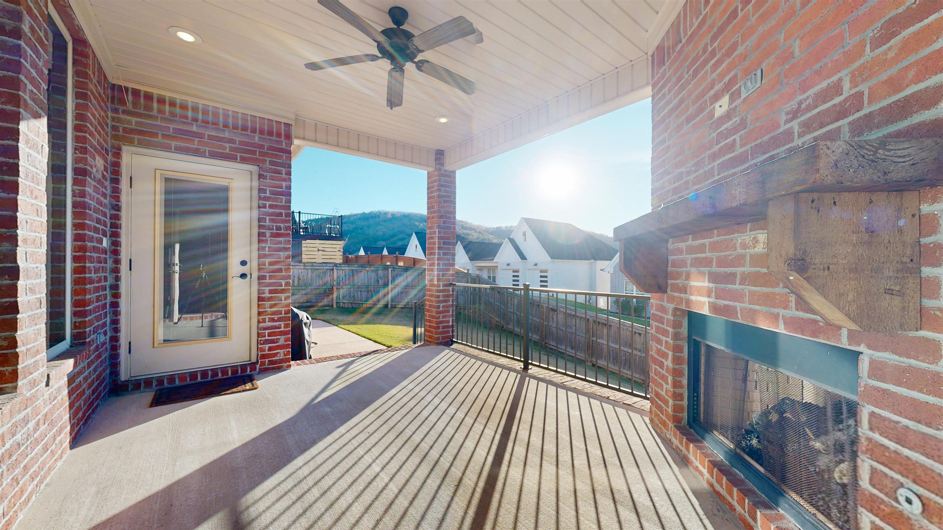 CHENAL VALLEY TOURNAY CIRCLE - Residential