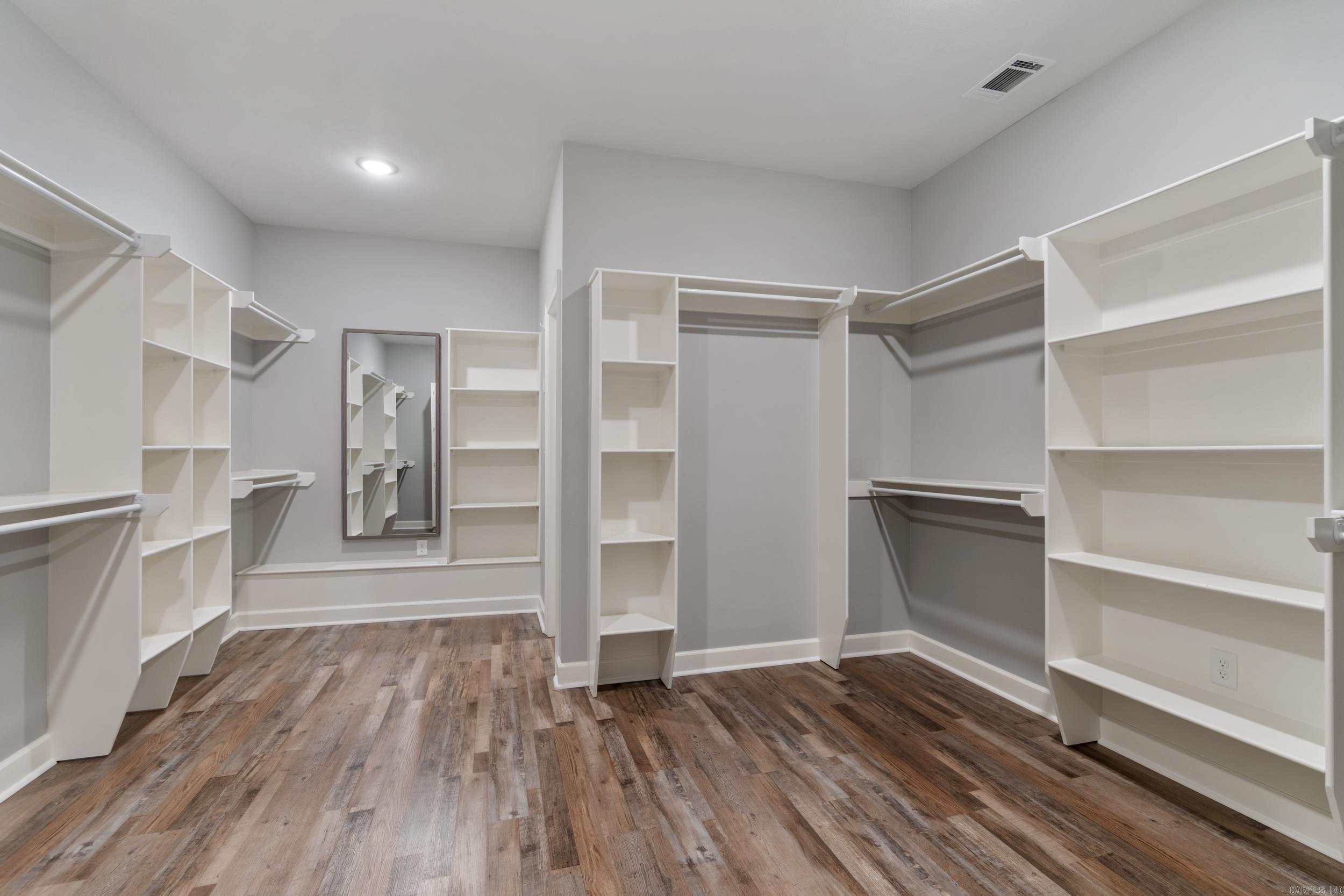 SALEM WOODS - Residential