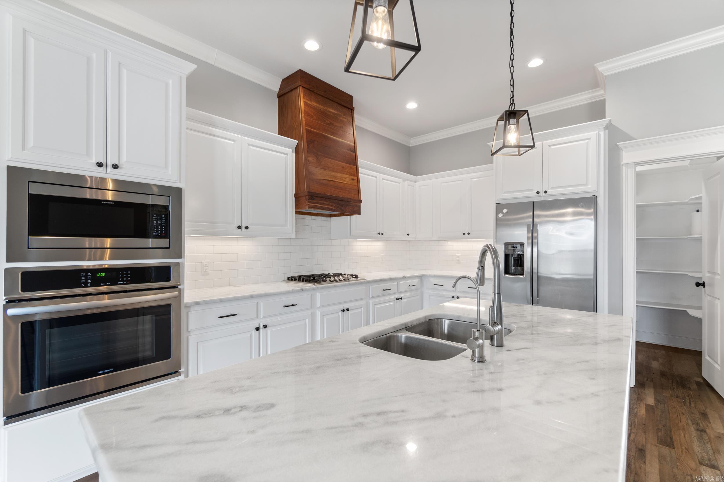 SALEM WOODS - Residential