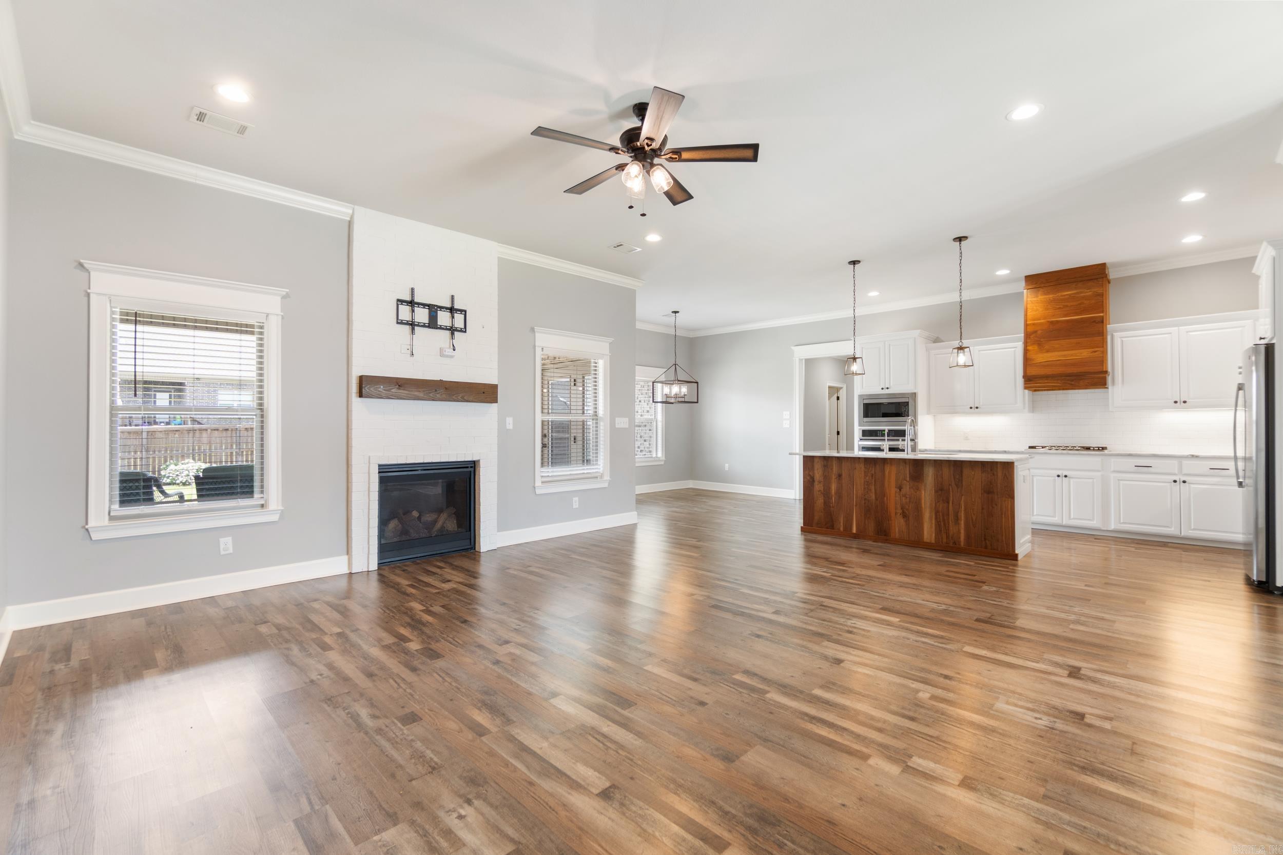 SALEM WOODS - Residential