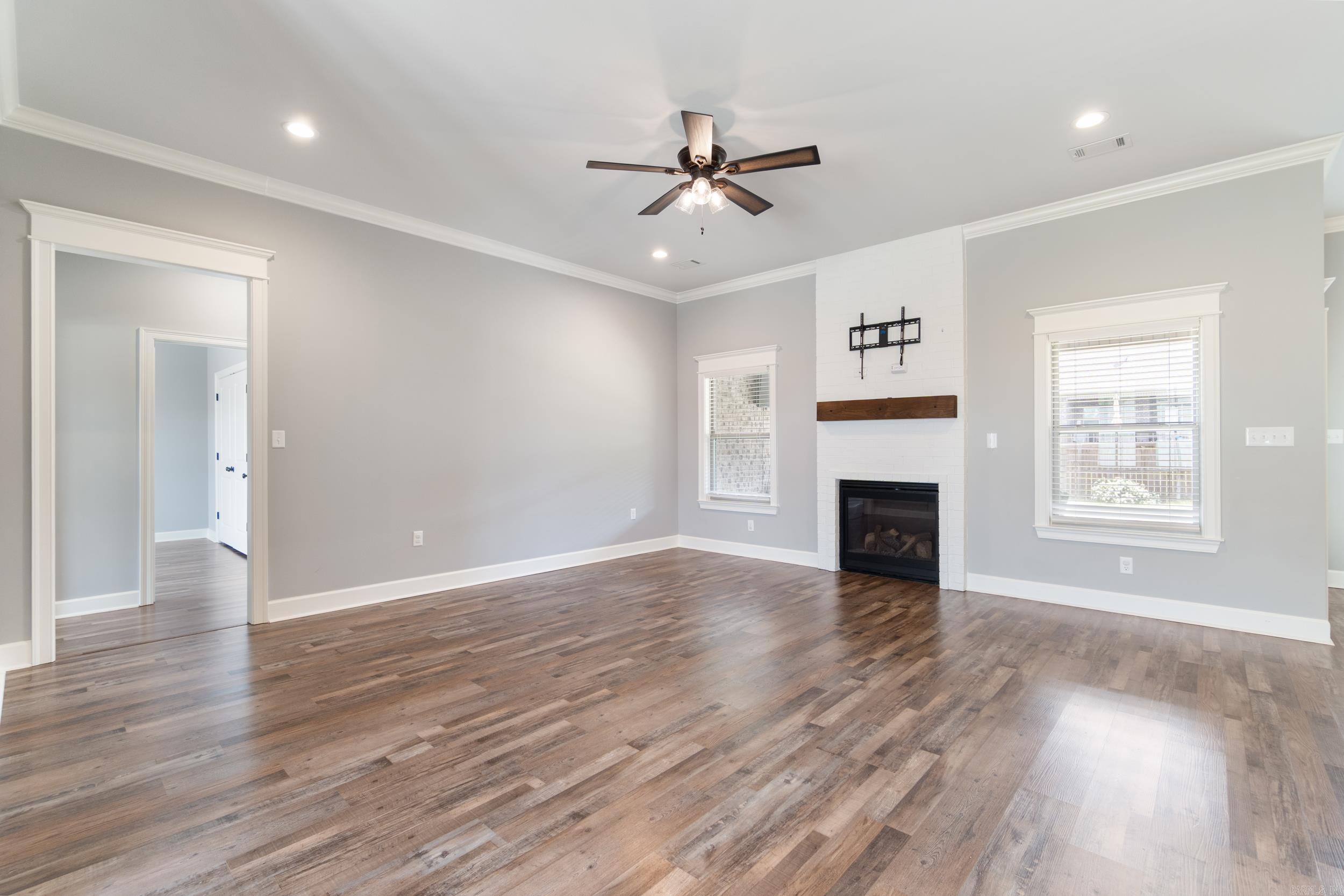 SALEM WOODS - Residential