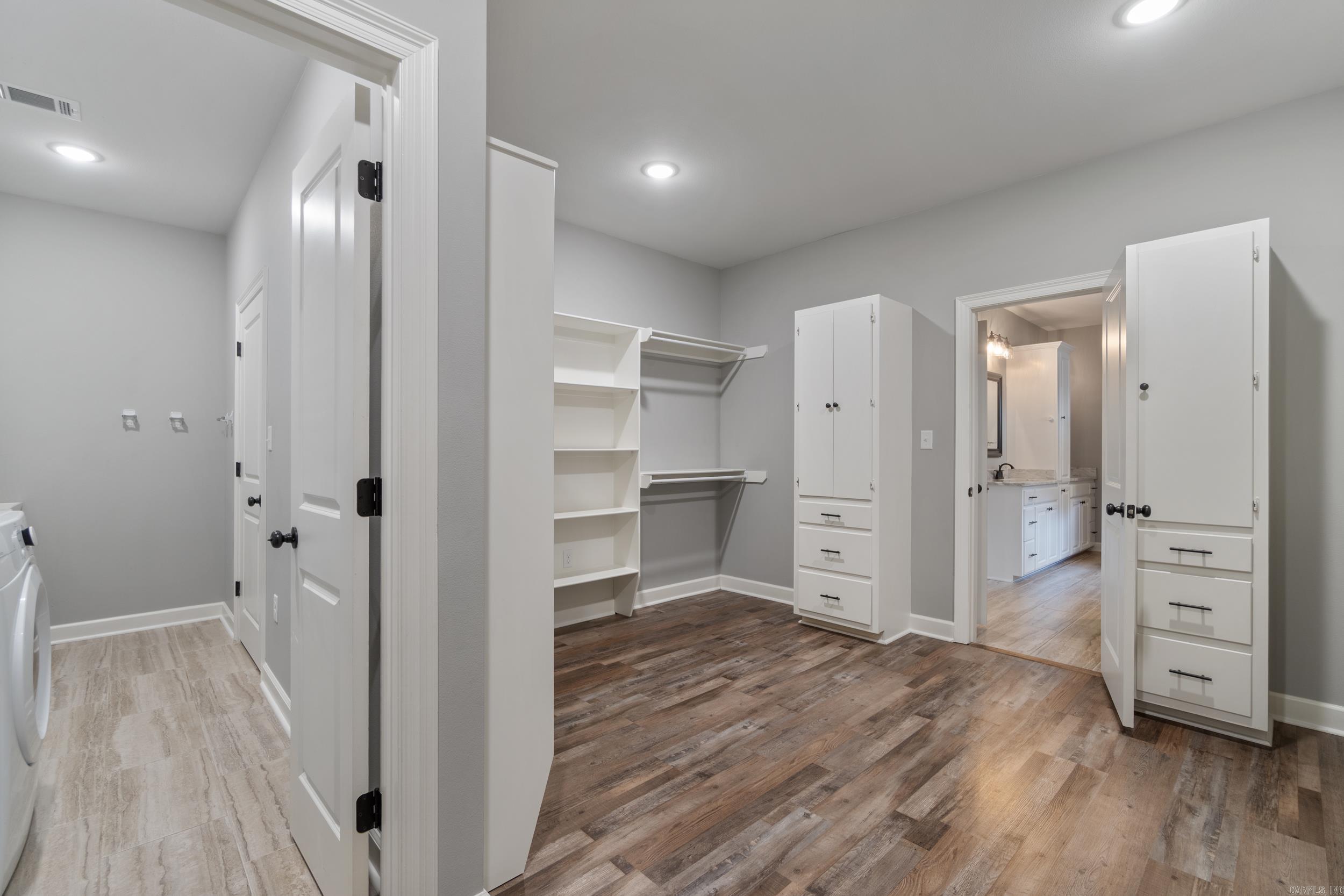 SALEM WOODS - Residential