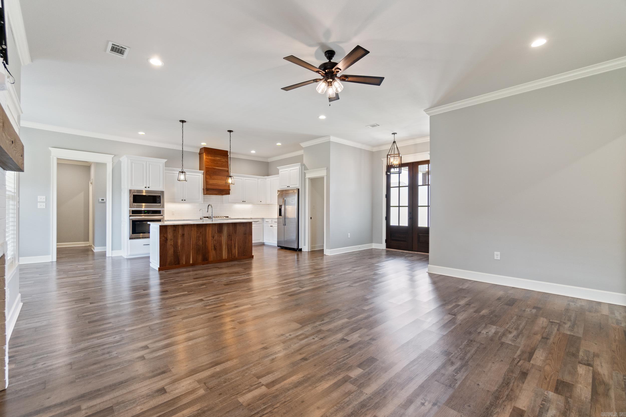 SALEM WOODS - Residential