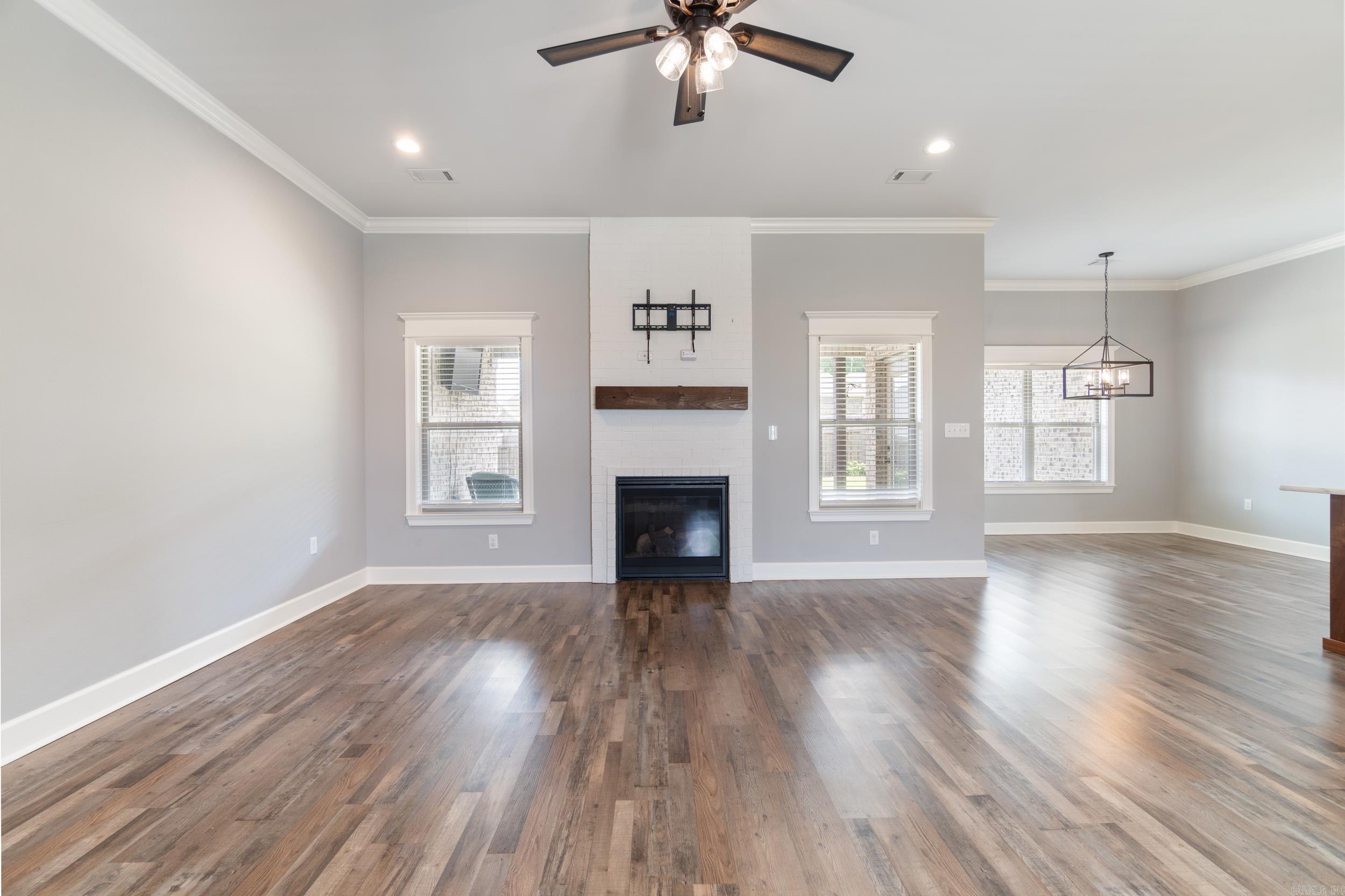 SALEM WOODS - Residential