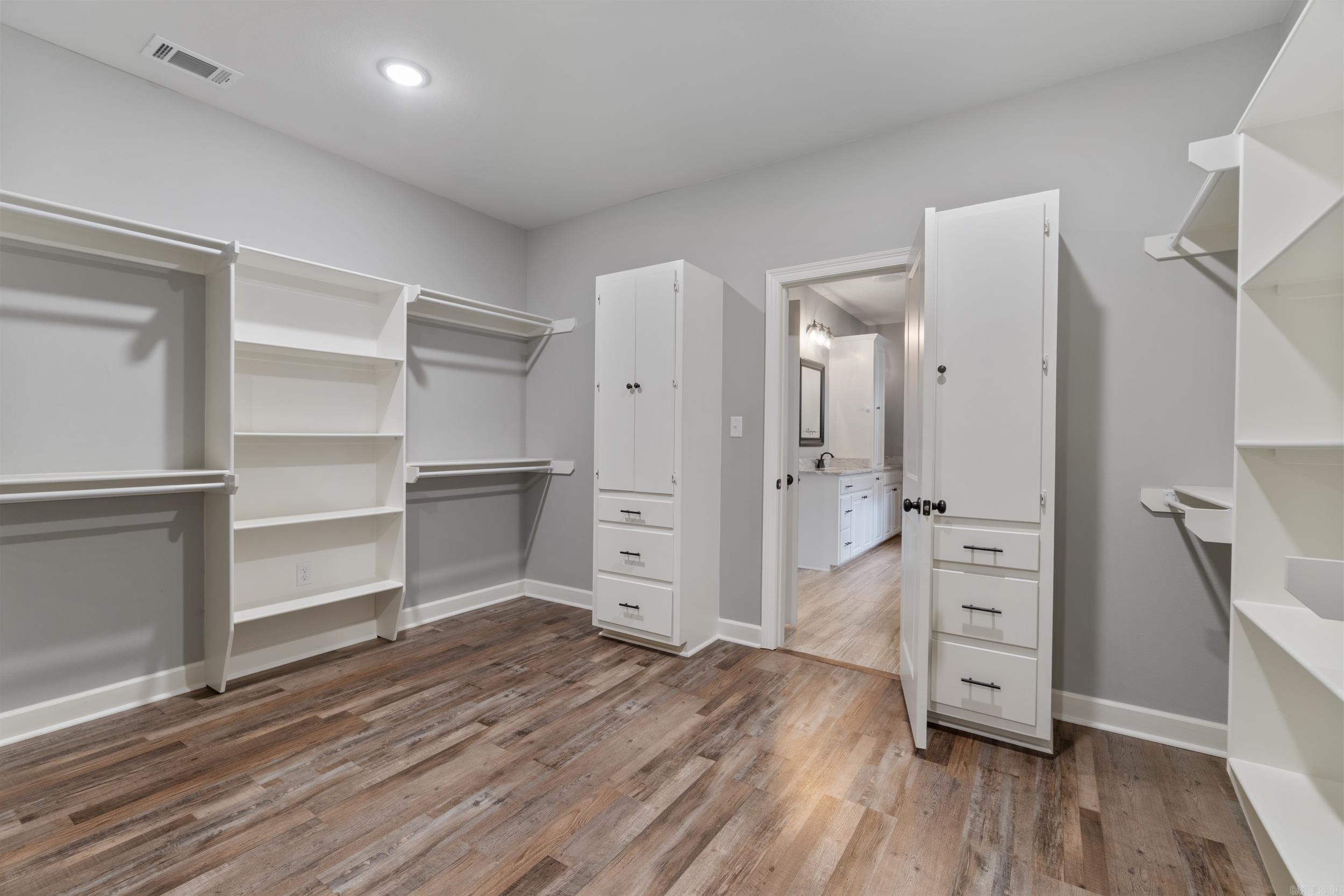 SALEM WOODS - Residential