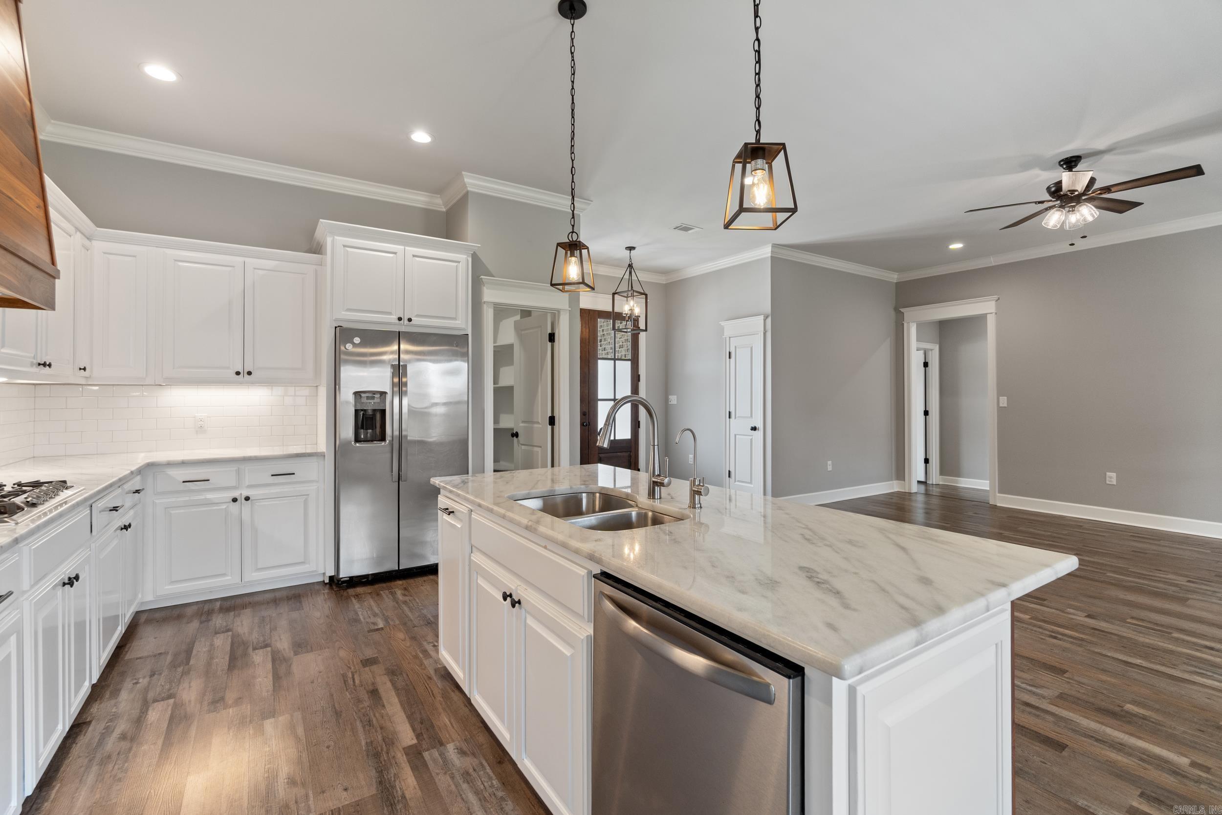 SALEM WOODS - Residential