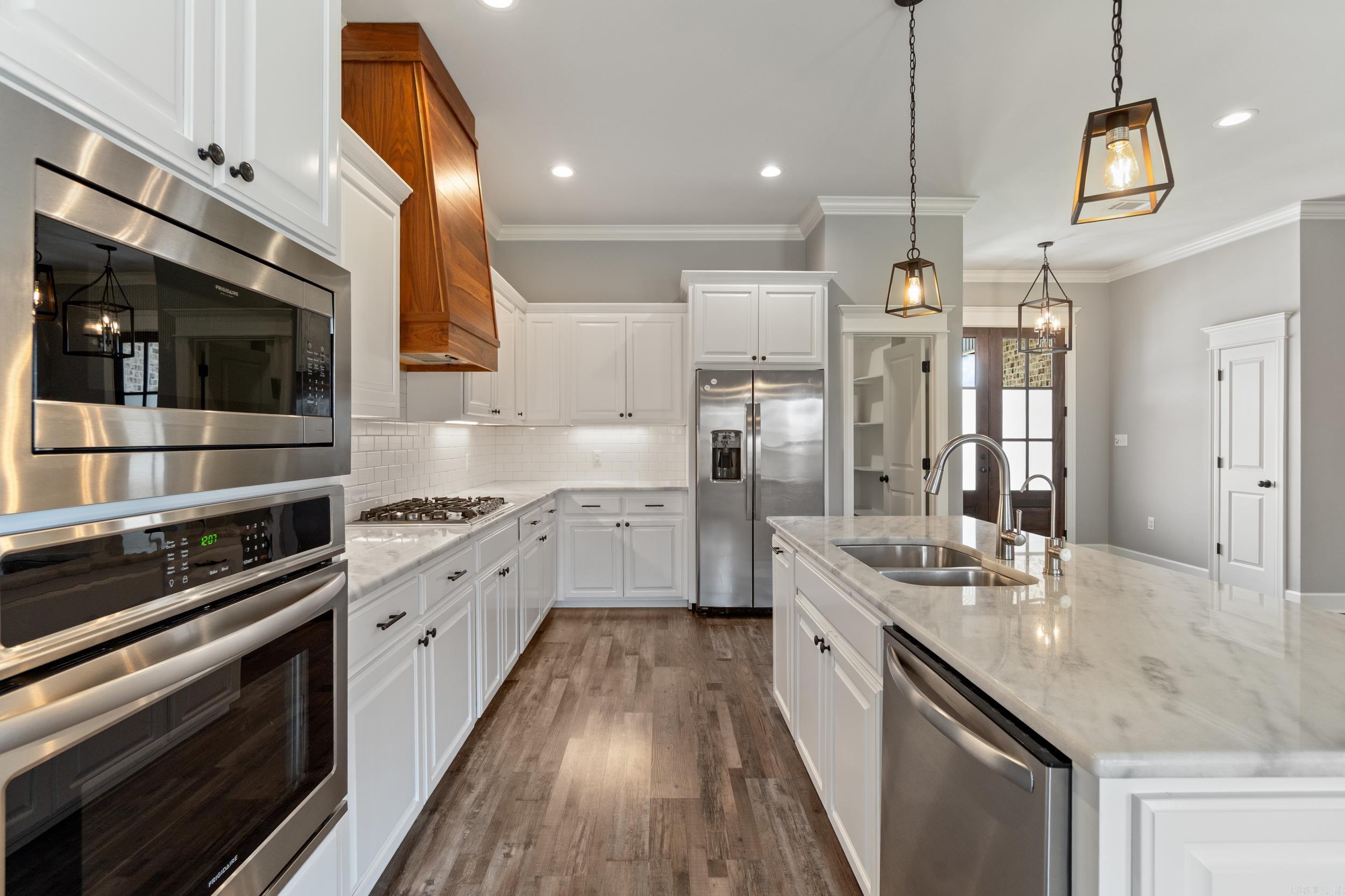 SALEM WOODS - Residential