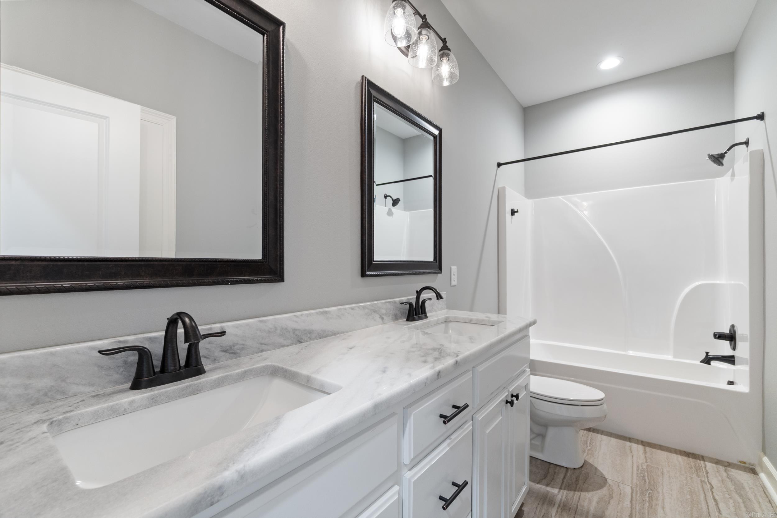 SALEM WOODS - Residential