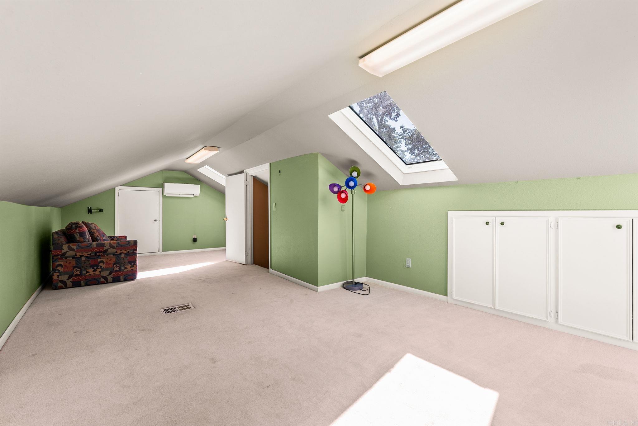 BROADVIEW - Residential