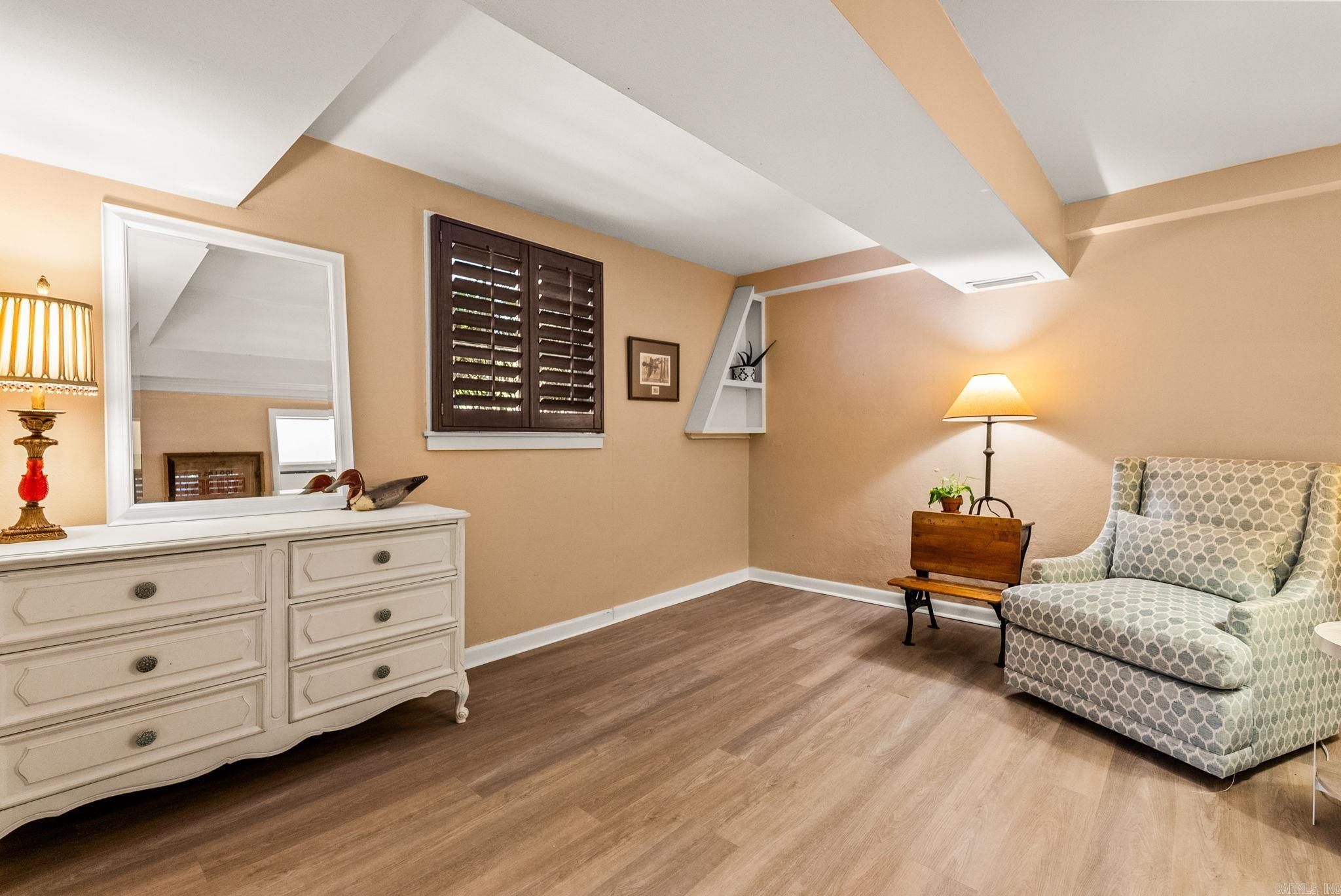 BROADVIEW - Residential