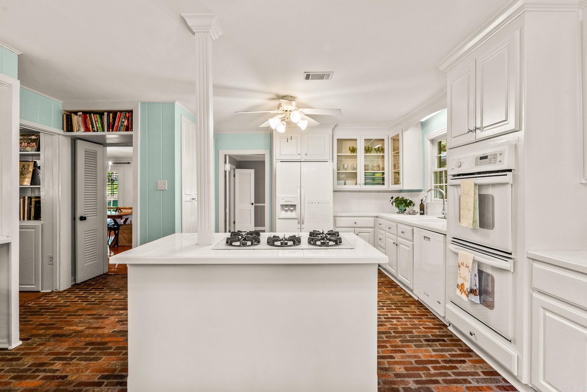 BROADVIEW - Residential