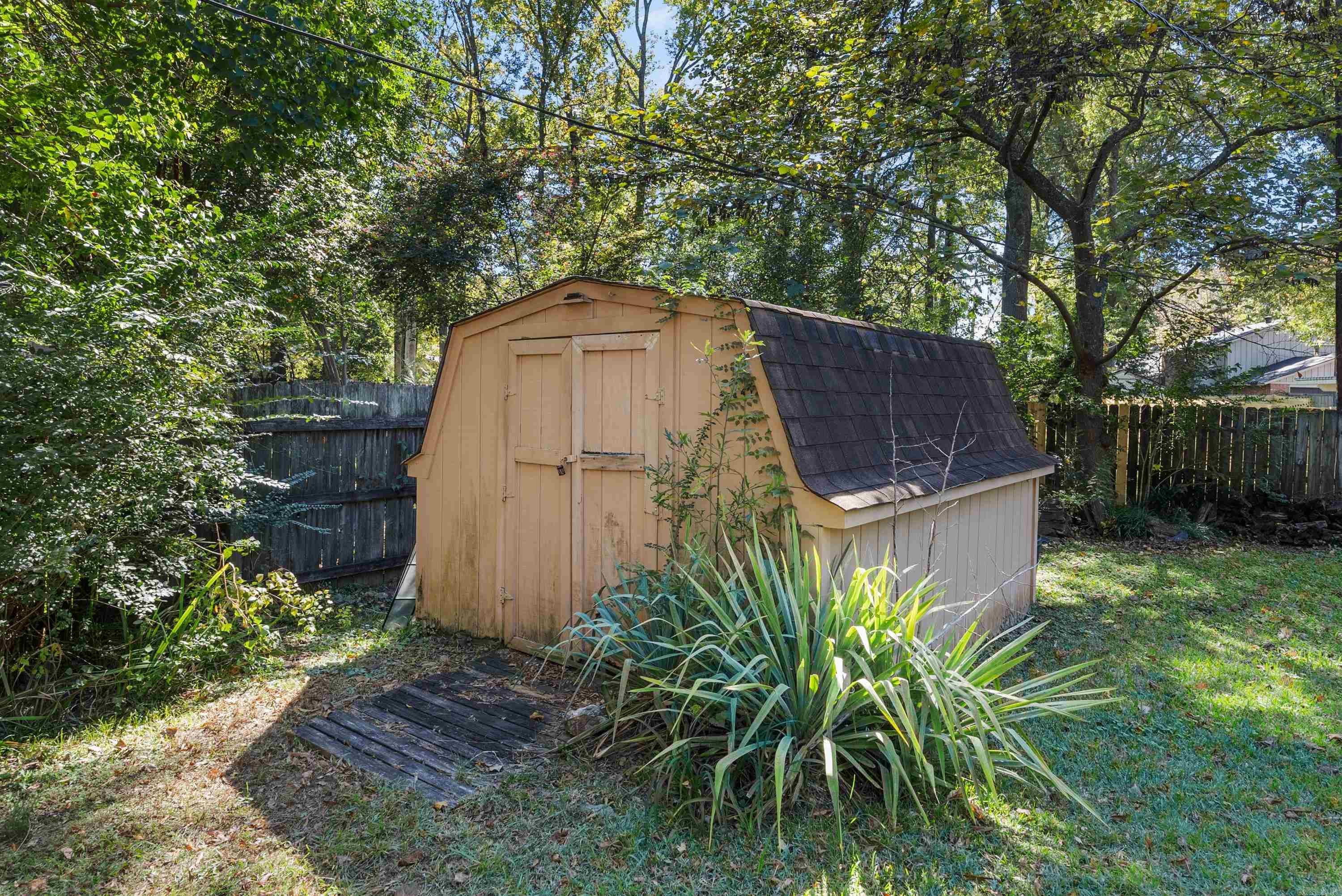 WEST GATE - Residential