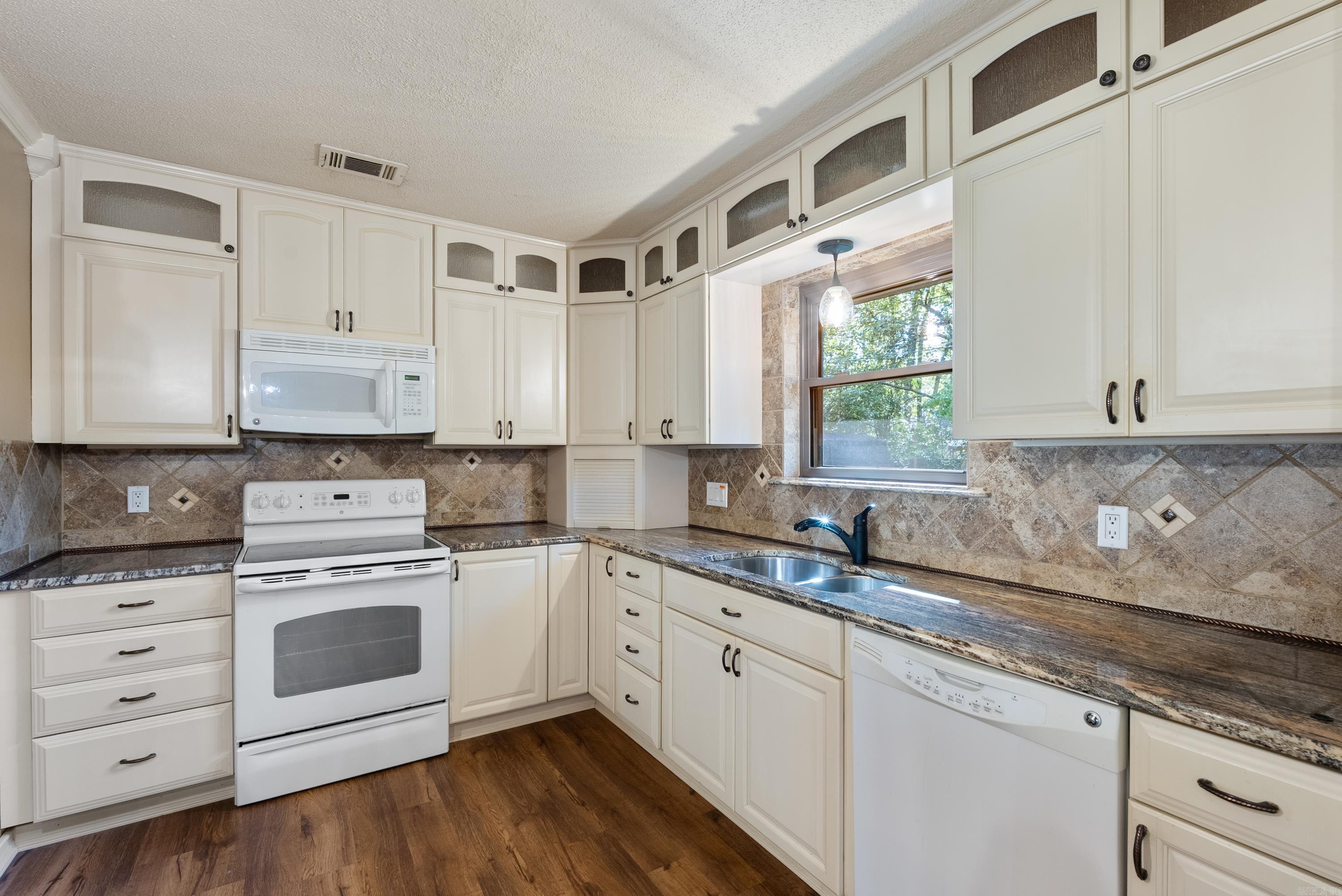 WEST GATE - Residential