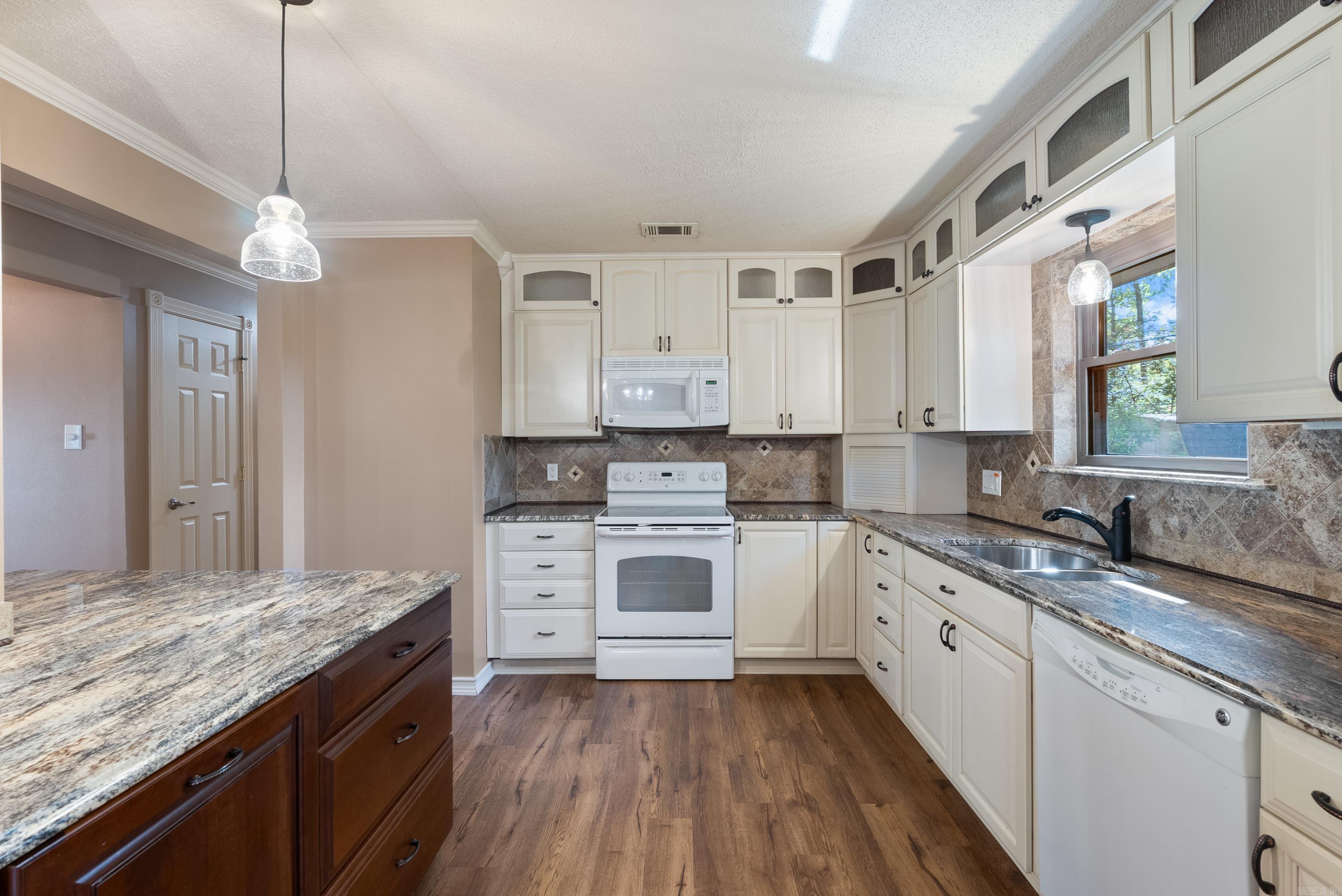 WEST GATE - Residential