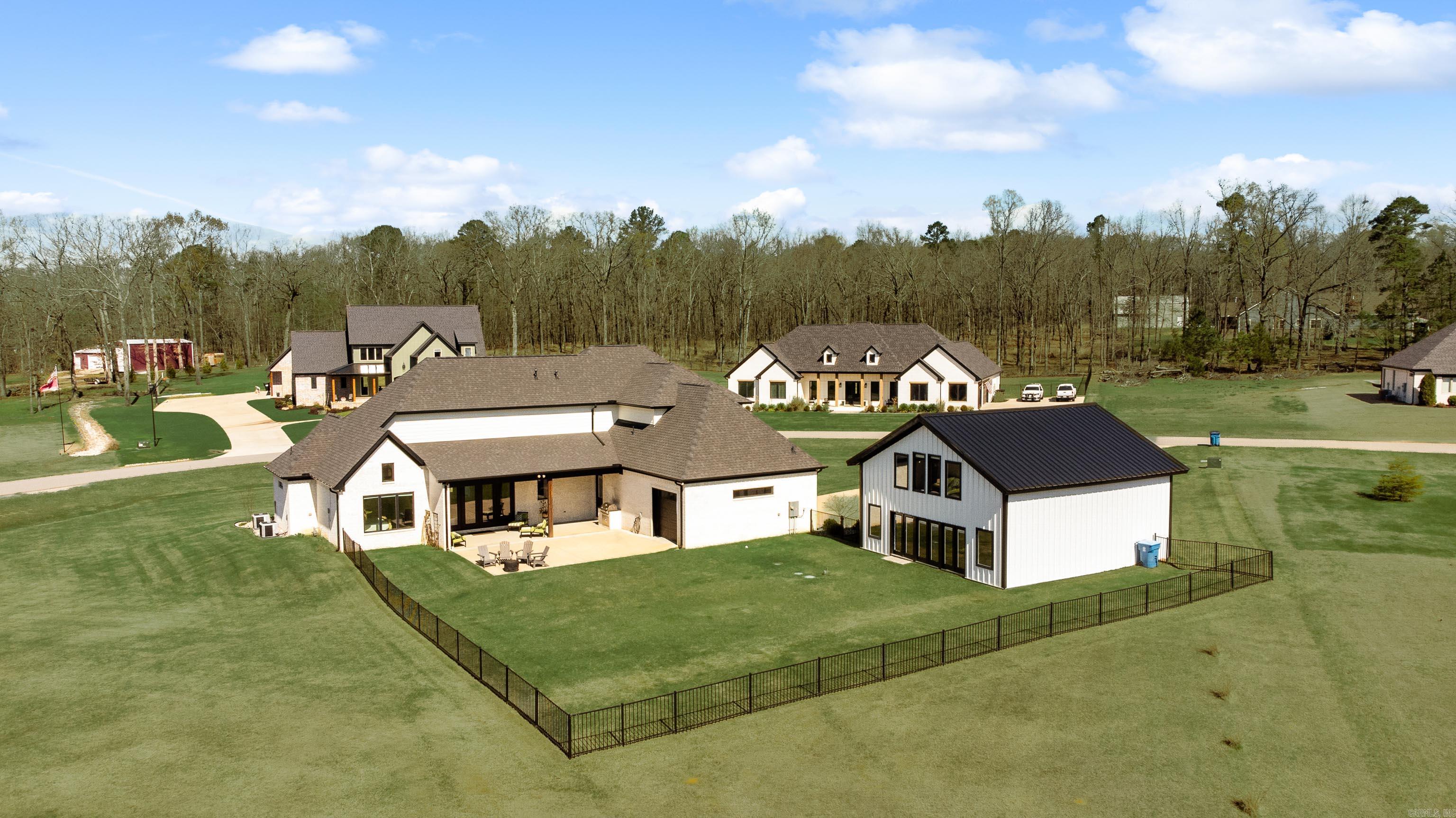 THE STABLES - Residential