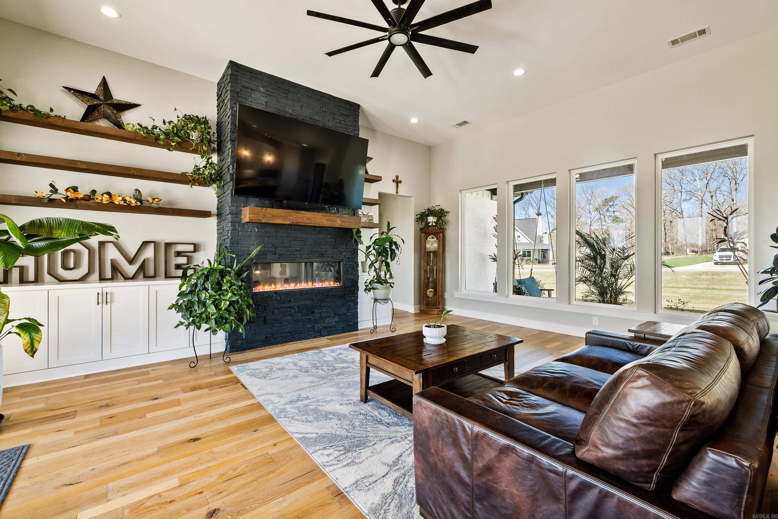 THE STABLES - Residential