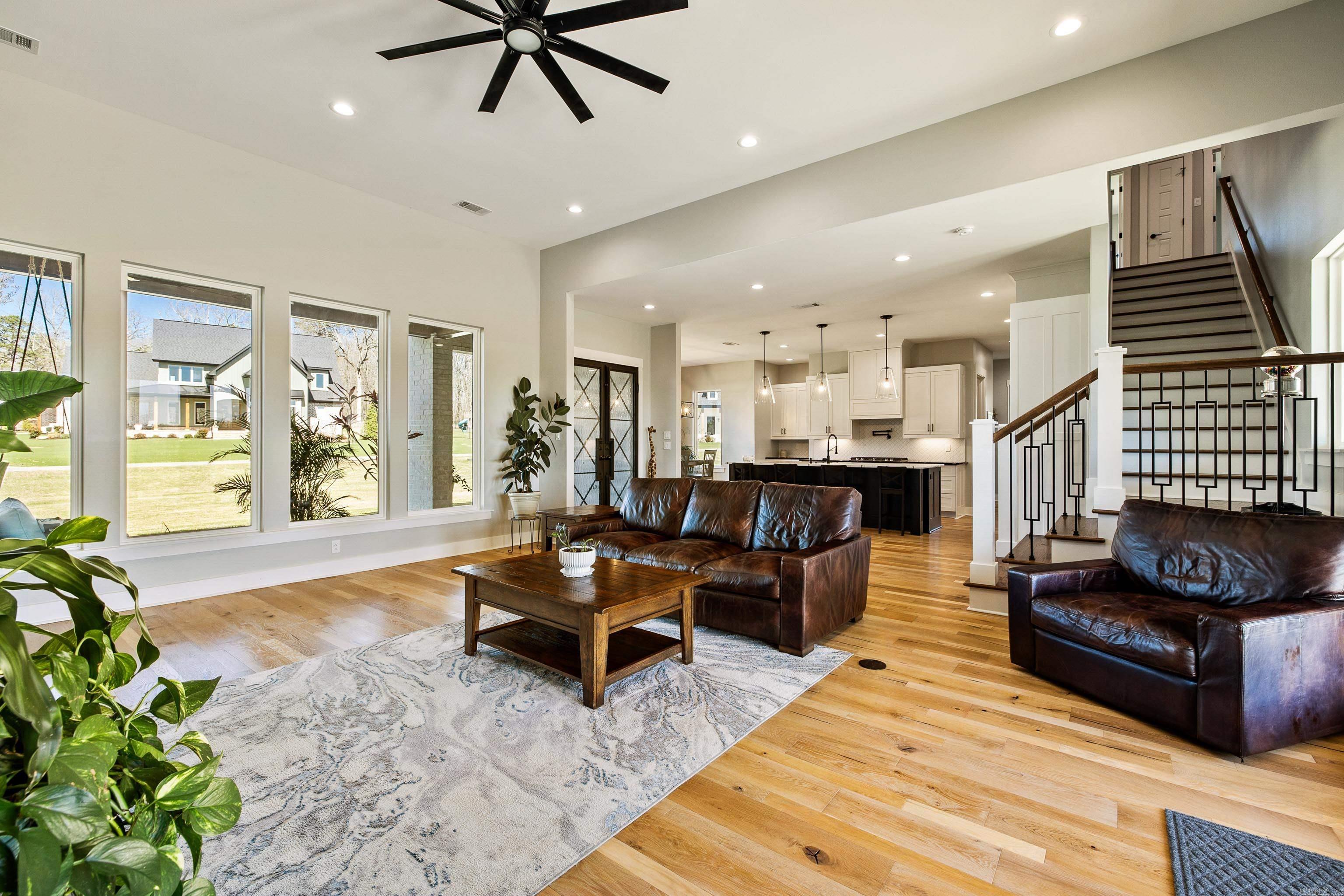 THE STABLES - Residential