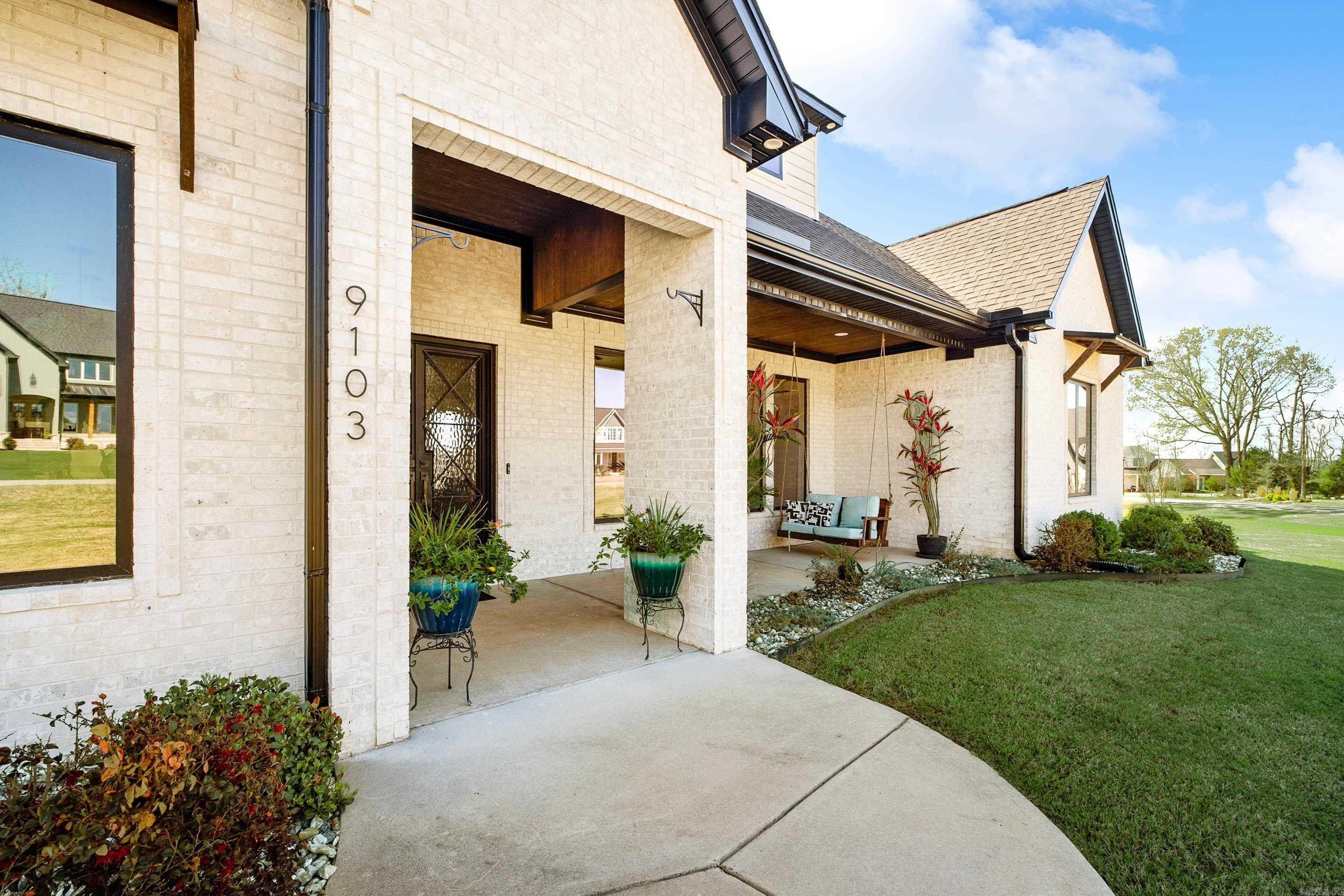 THE STABLES - Residential