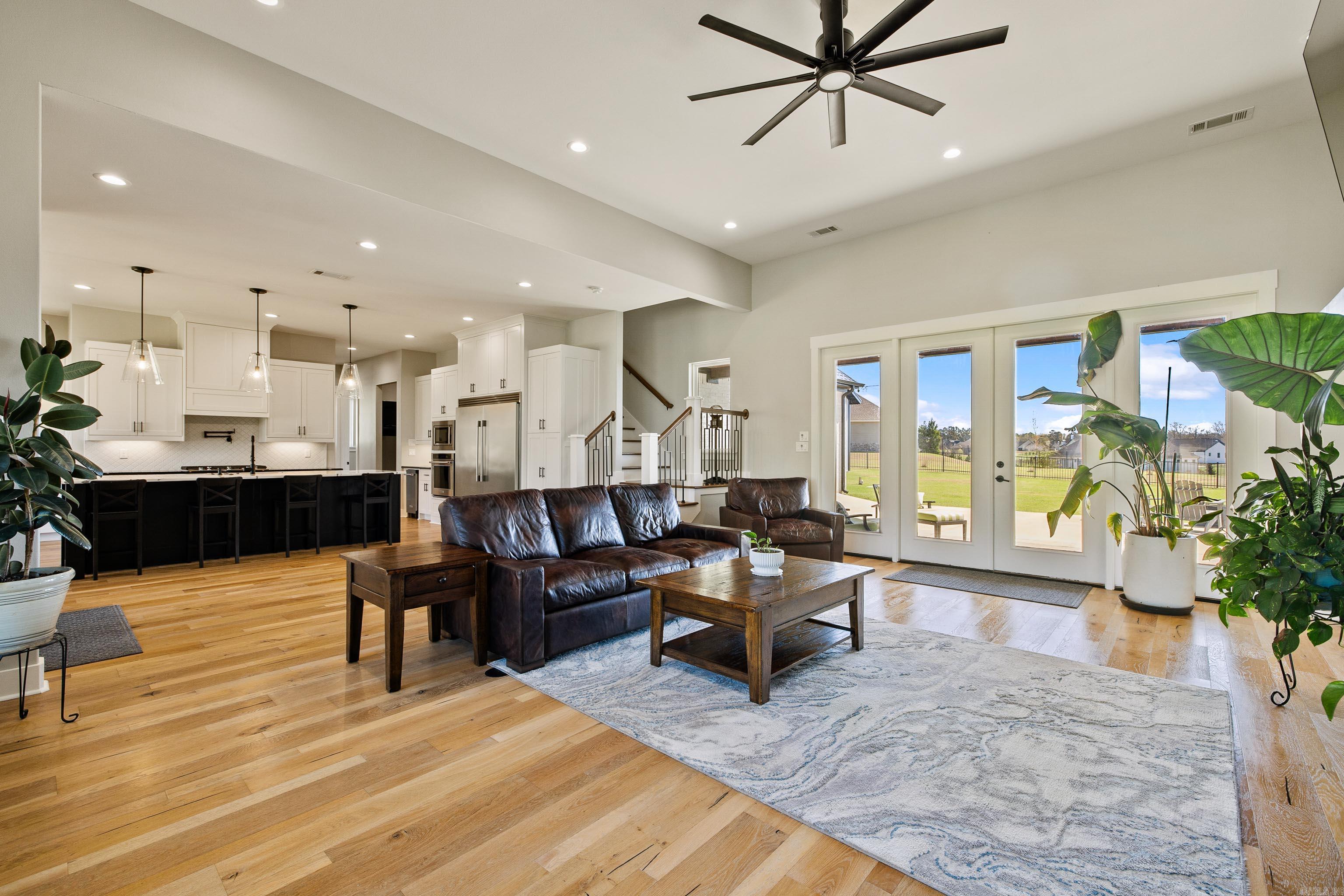 THE STABLES - Residential