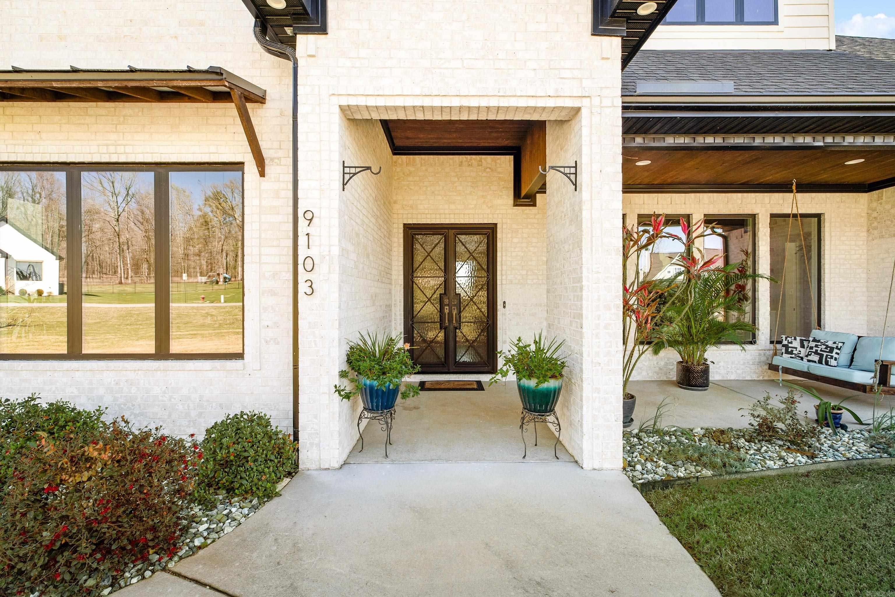 THE STABLES - Residential