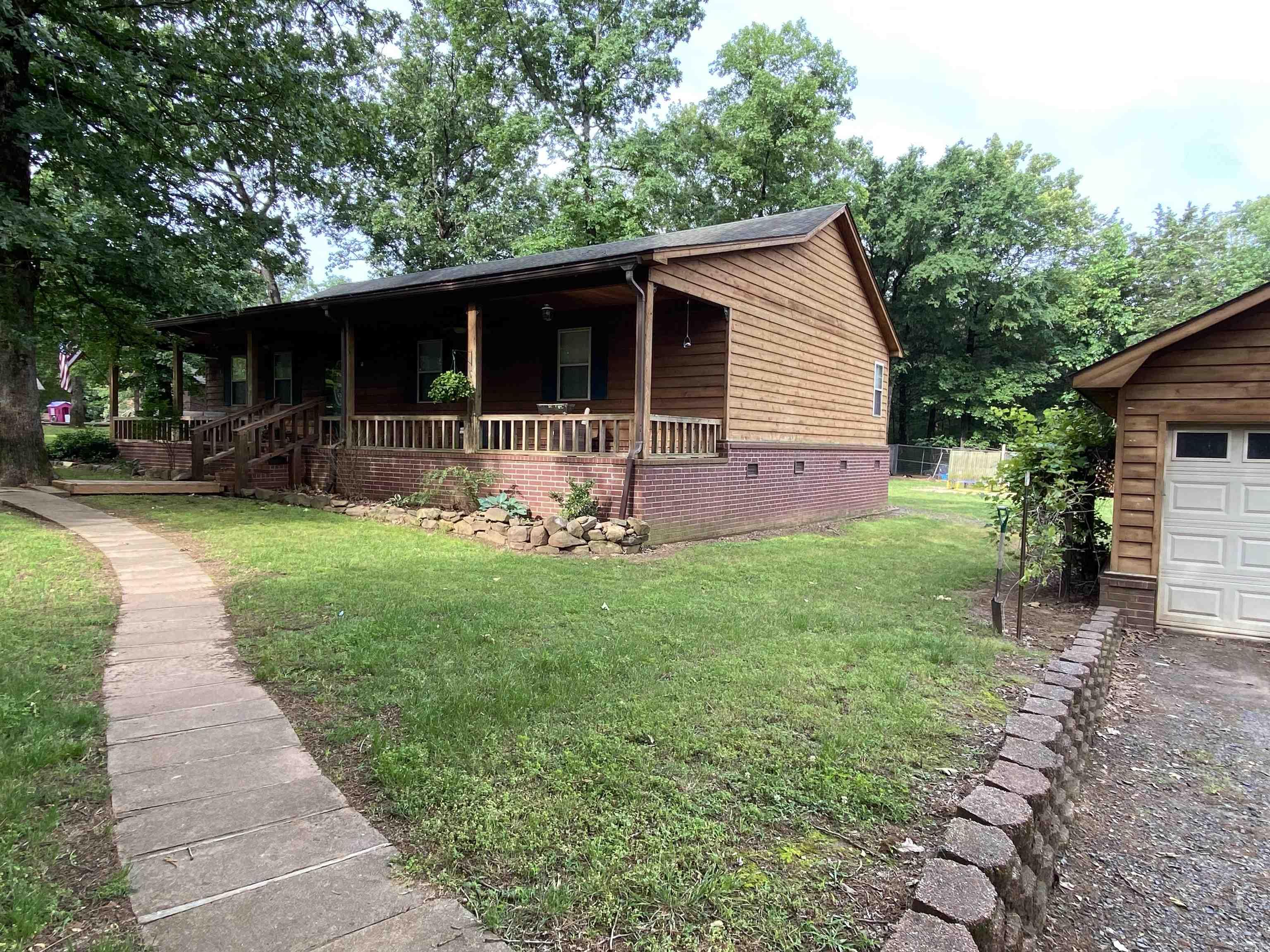 CLOVERLEAF ESTATES - Residential