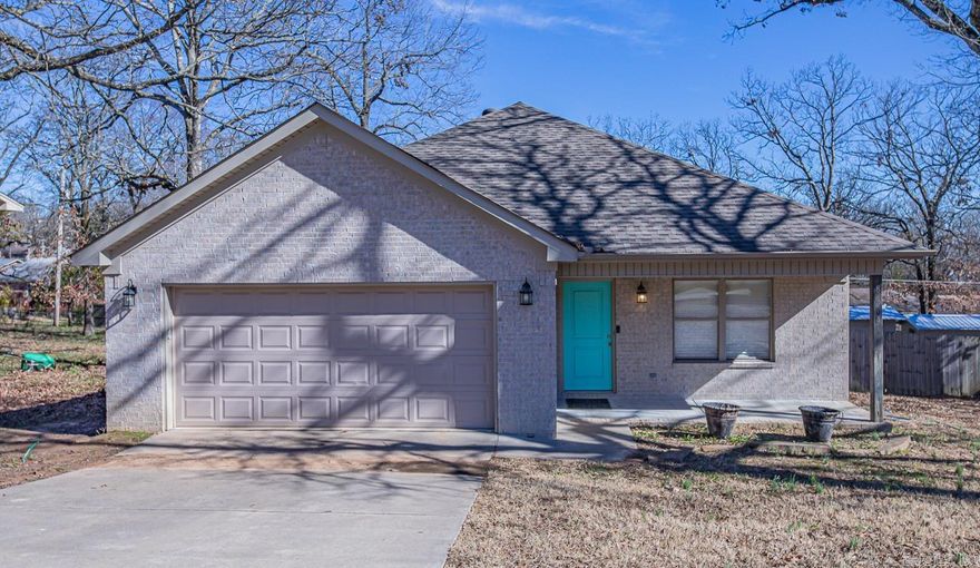 Well kept home in the heart of Sherwood! So close to all the city has to offer! Features include: Stained concrete floors- open floor plan- kit. with ss appliances, tile backsplash and breakfast bar- updated paint- covered front porch- covered back deck- 2 car garage- and a large fenced in backyard. If you're looking for a home you can move right into, look know further! ***Yr. built 2018***