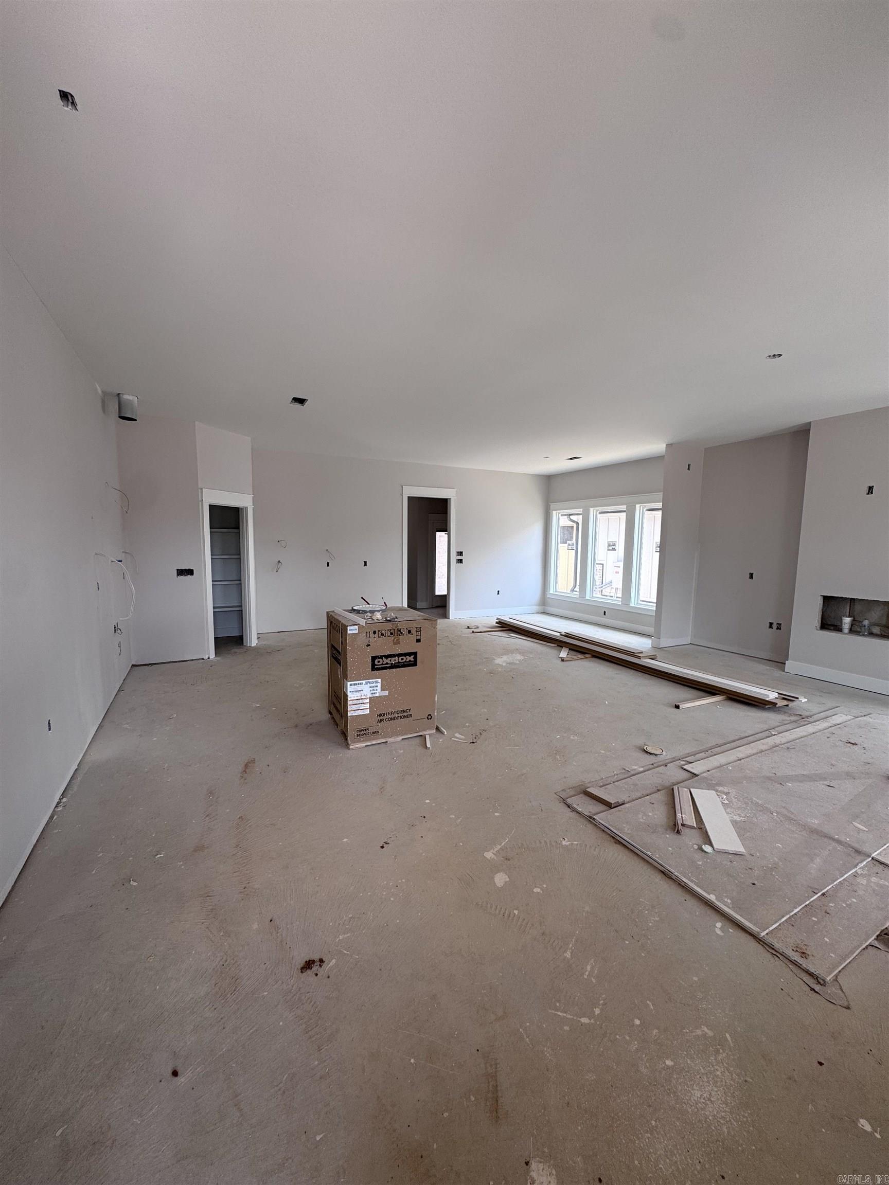 MIDTOWN BRYANT - Residential