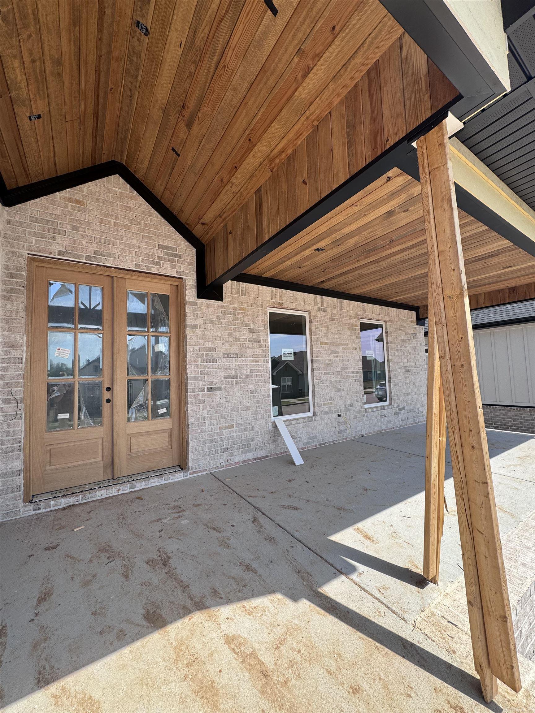 MIDTOWN BRYANT - Residential