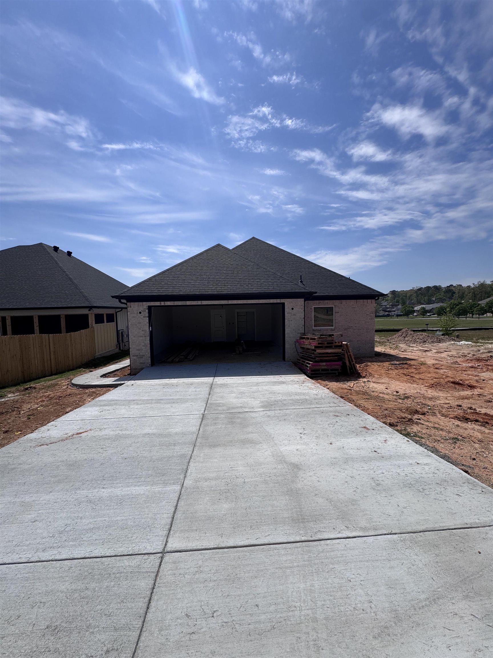 MIDTOWN BRYANT - Residential