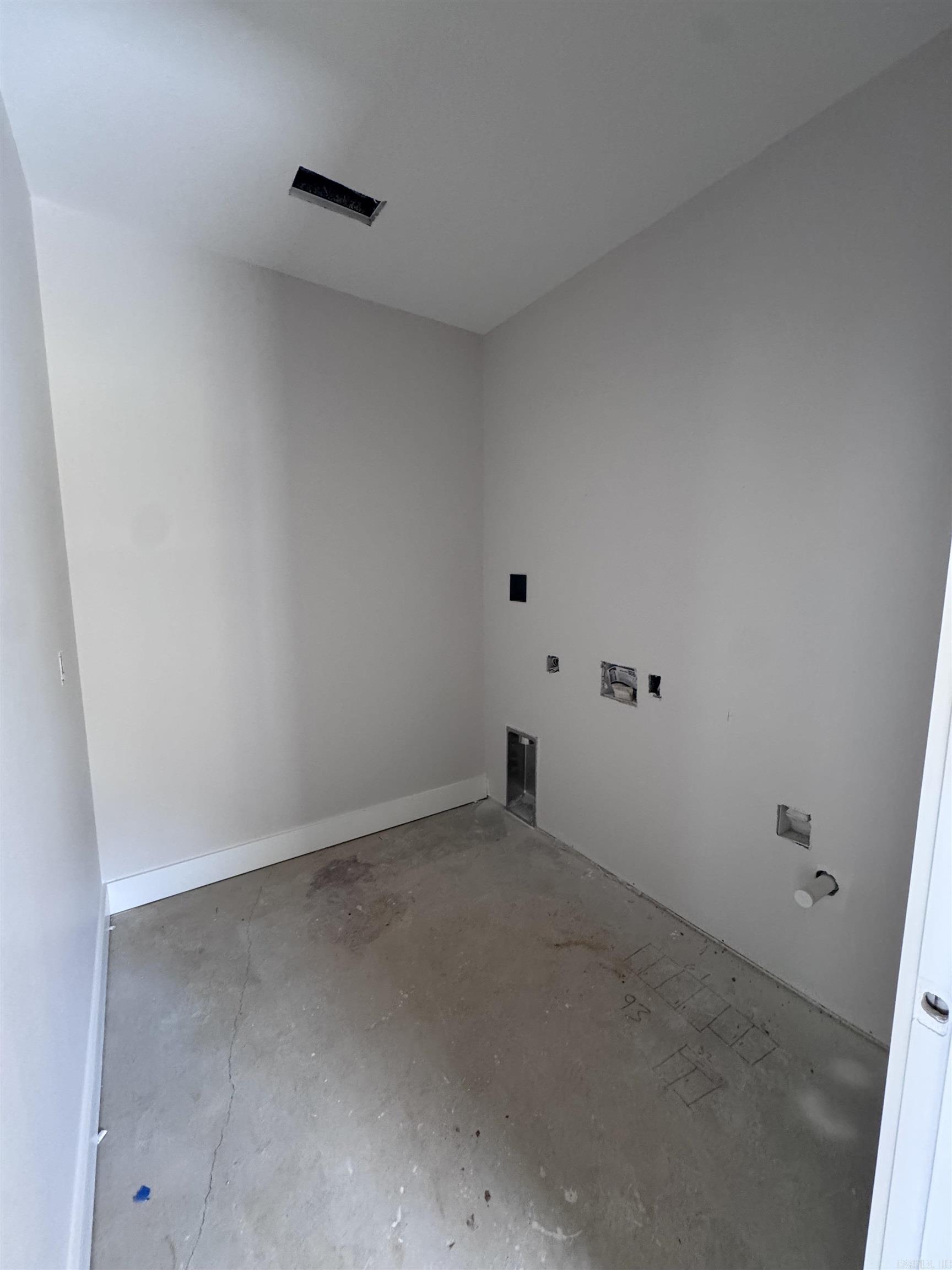 MIDTOWN BRYANT - Residential