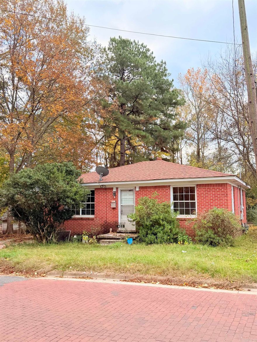 This is a great solid brick home. Would make a great starter home or an excellent investment property for passive income. Nice location just off of North Martin. Nice neighborhood inside of town. Sold as is.