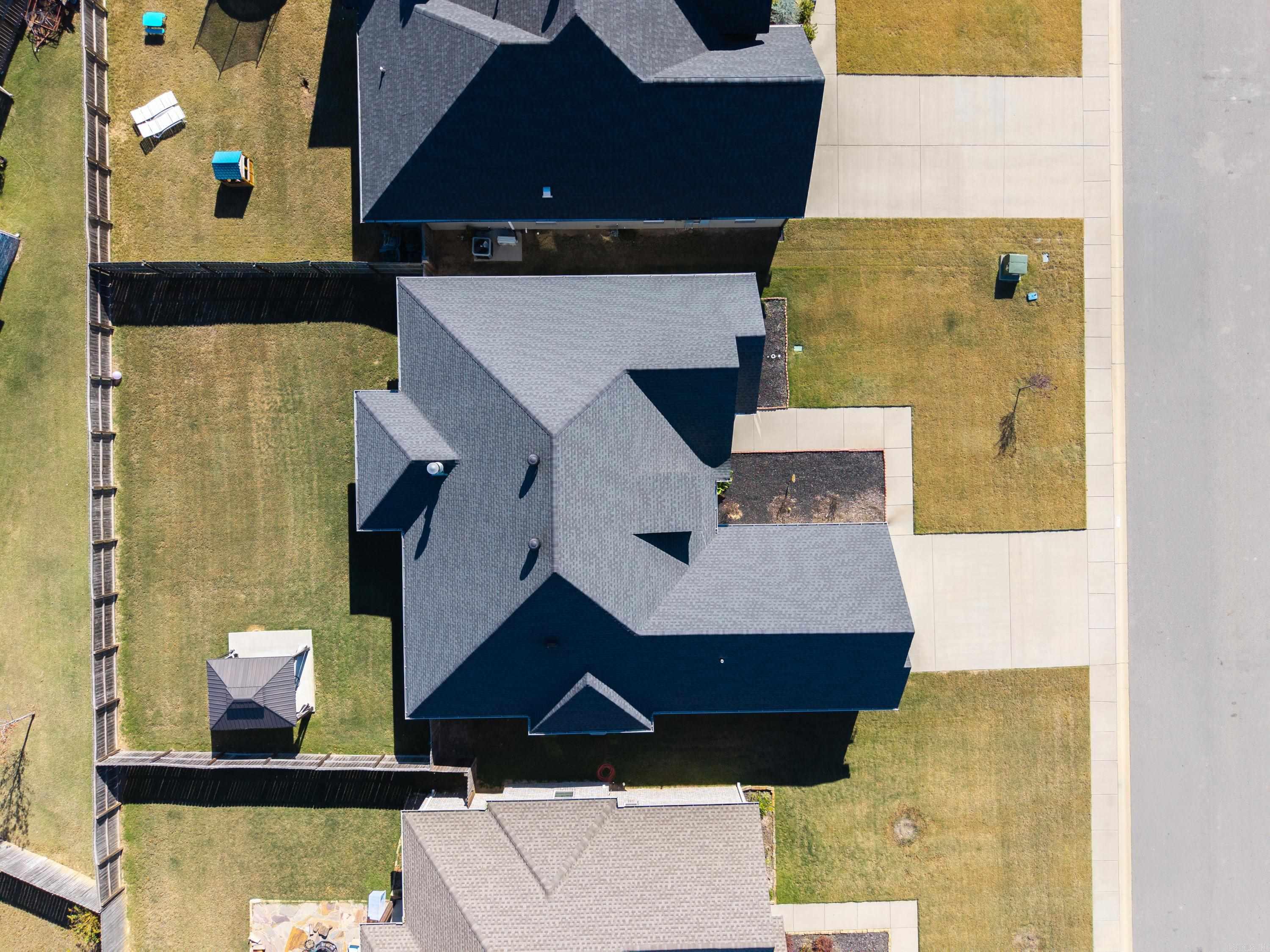 THE WOODS OF HURRICANE LAKE ESTA - Residential