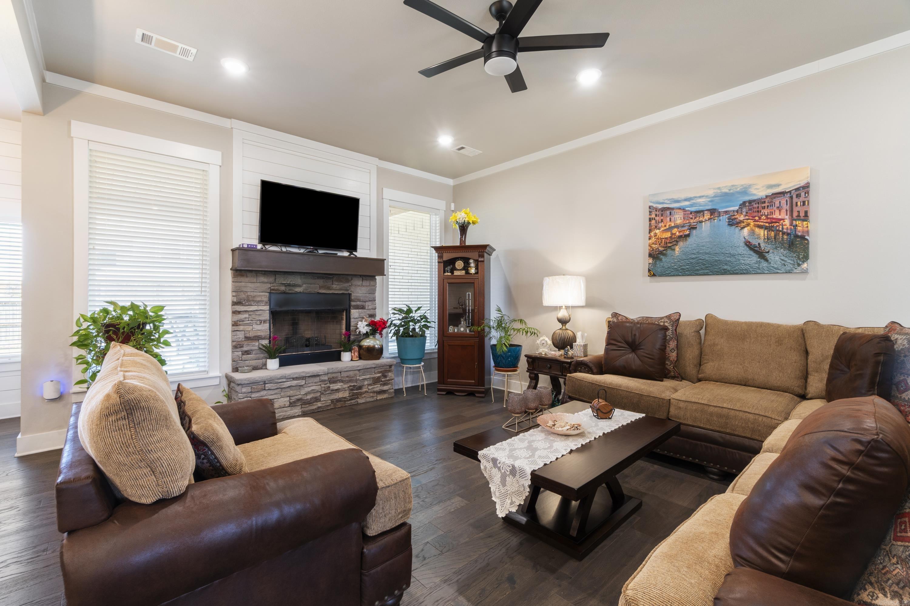 THE WOODS OF HURRICANE LAKE ESTA - Residential