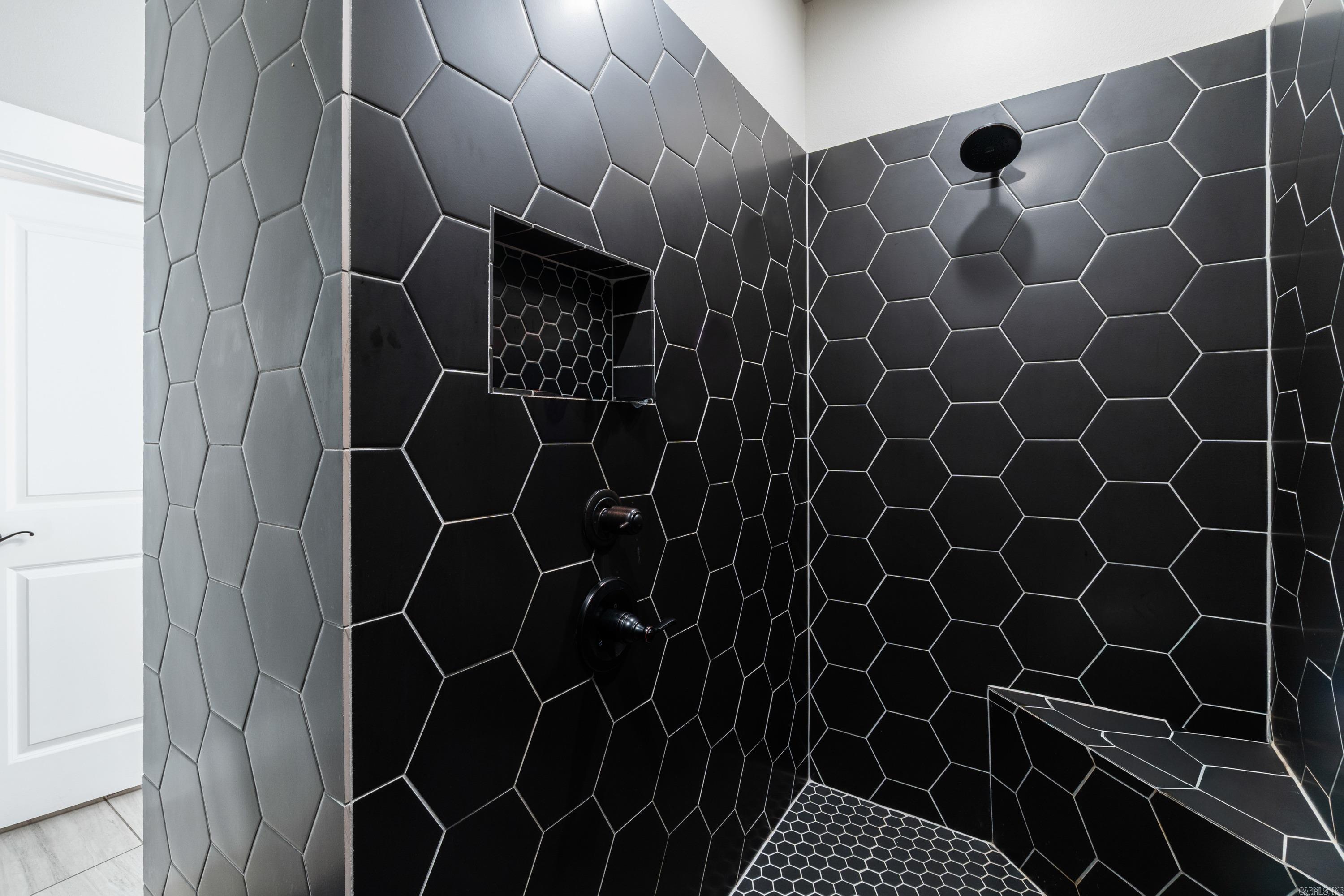 THE WOODS OF HURRICANE LAKE ESTA - Residential