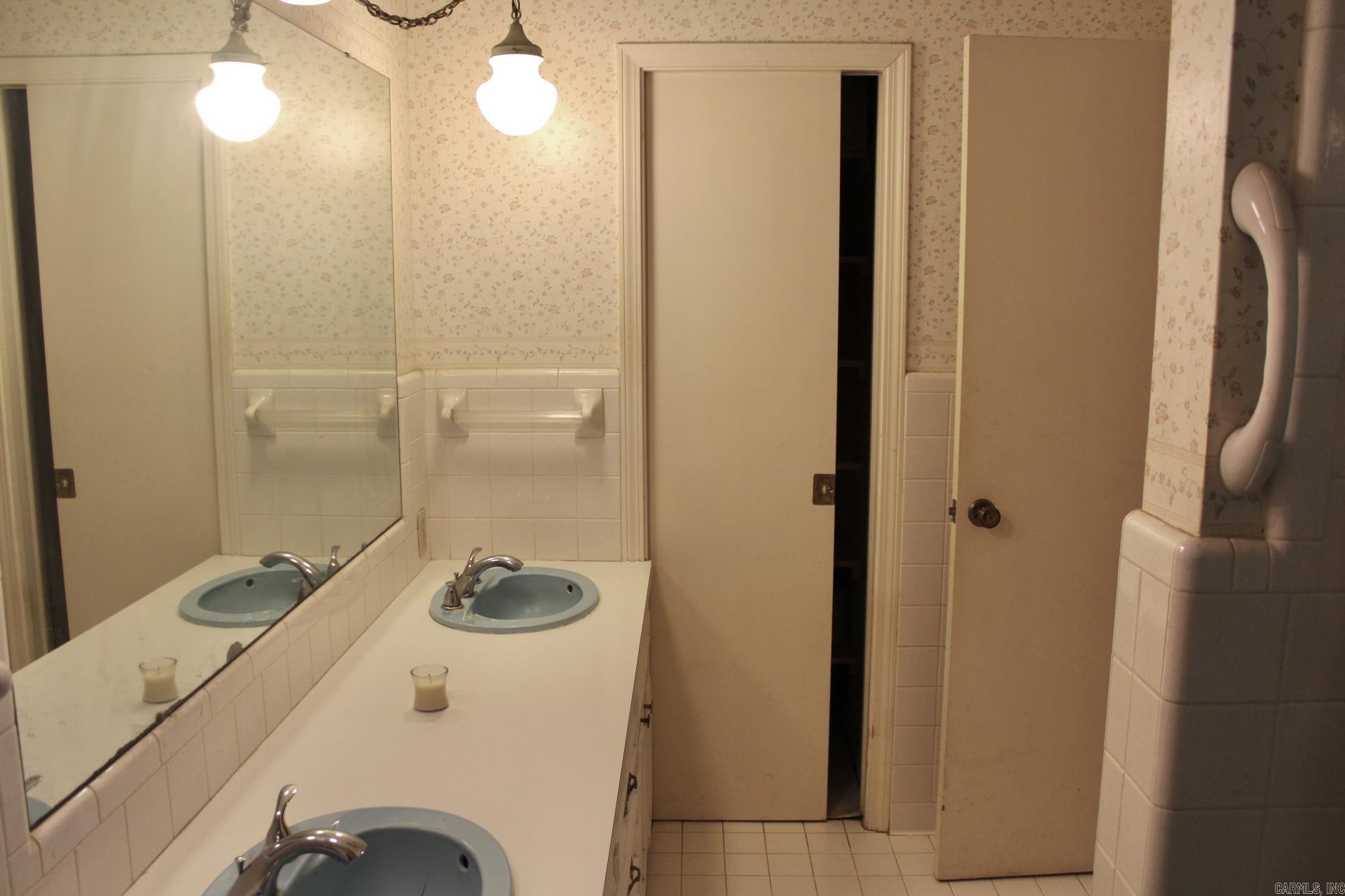 FORREST KNOLL - Residential
