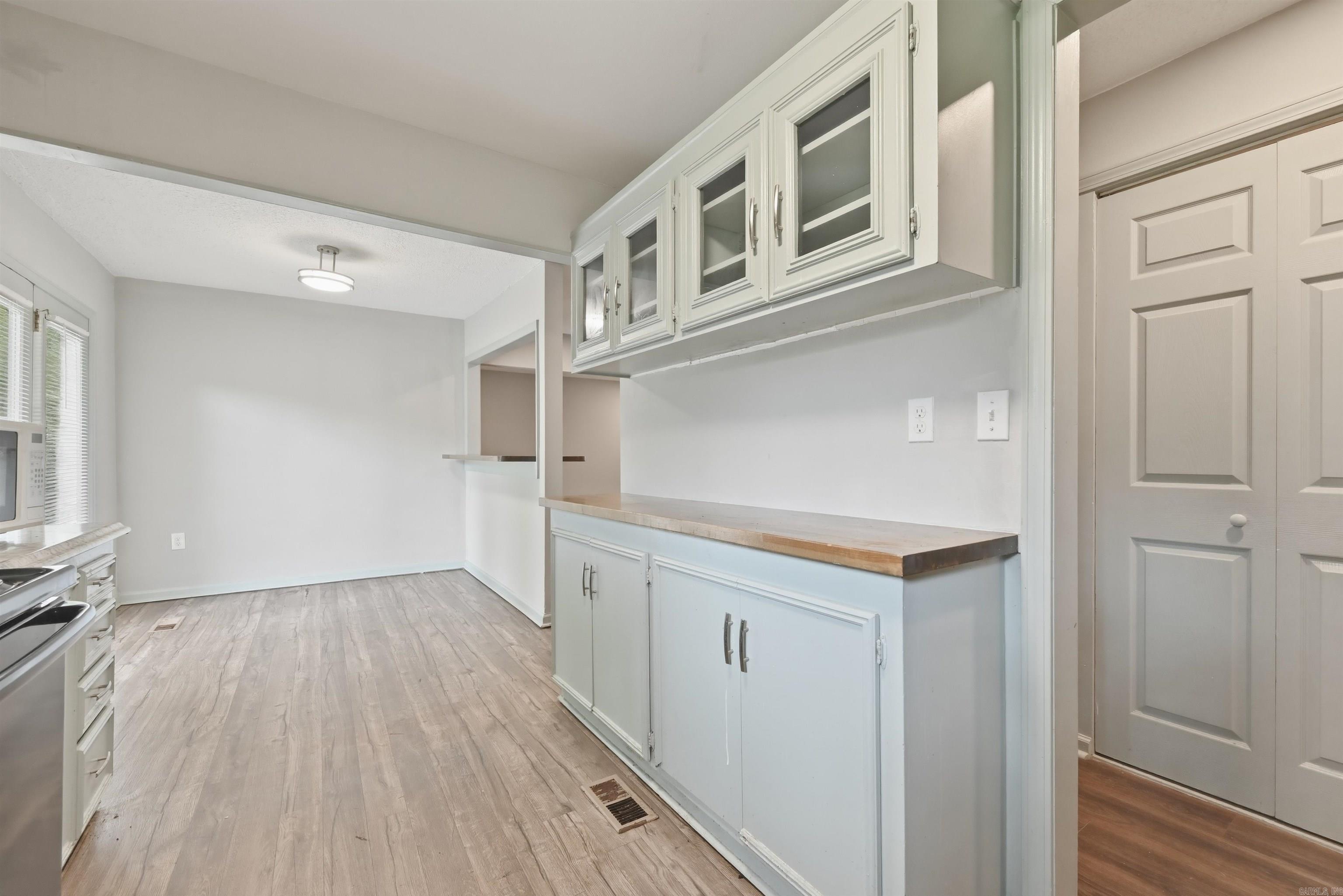 MEADOWCLIFF - Residential