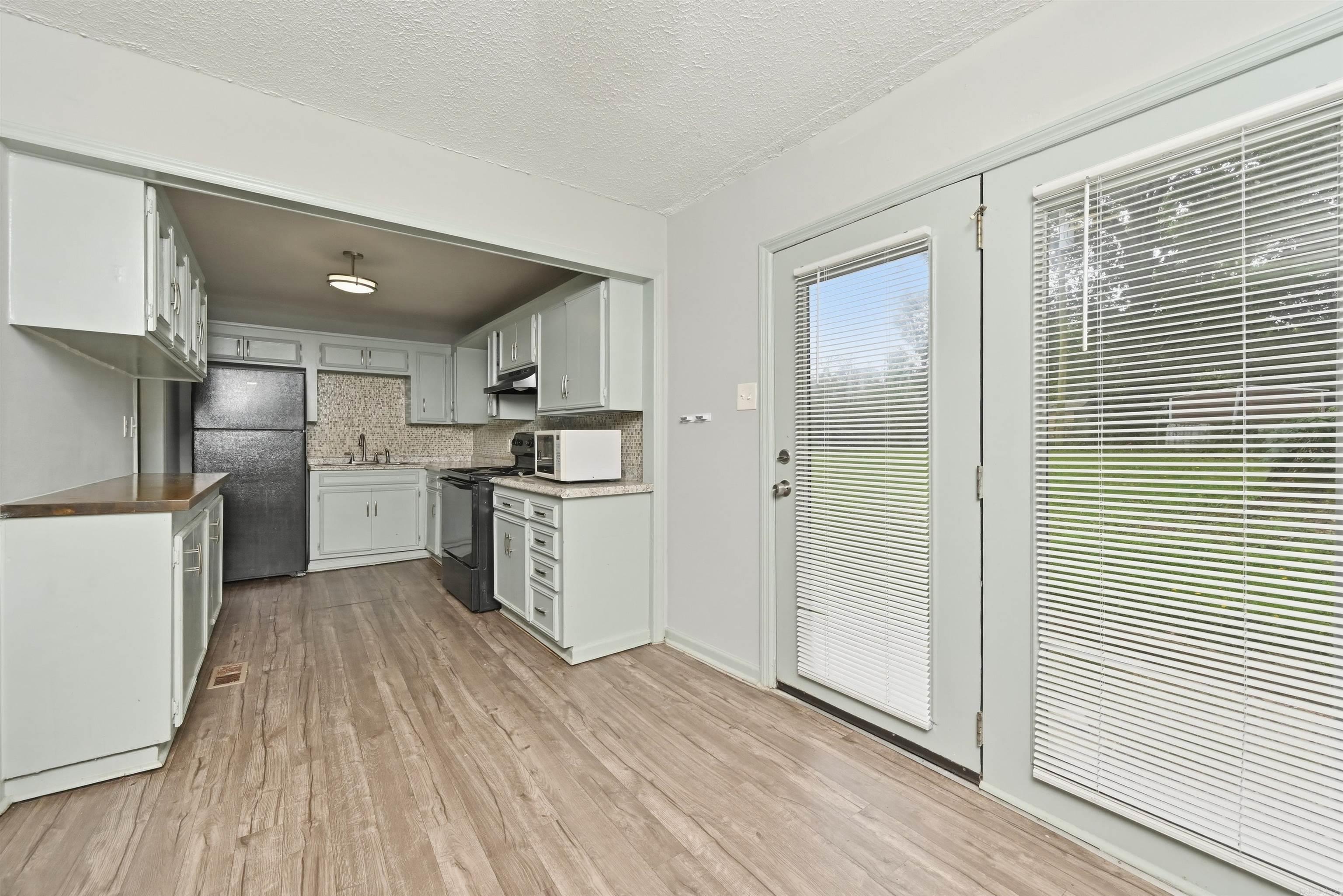 MEADOWCLIFF - Residential