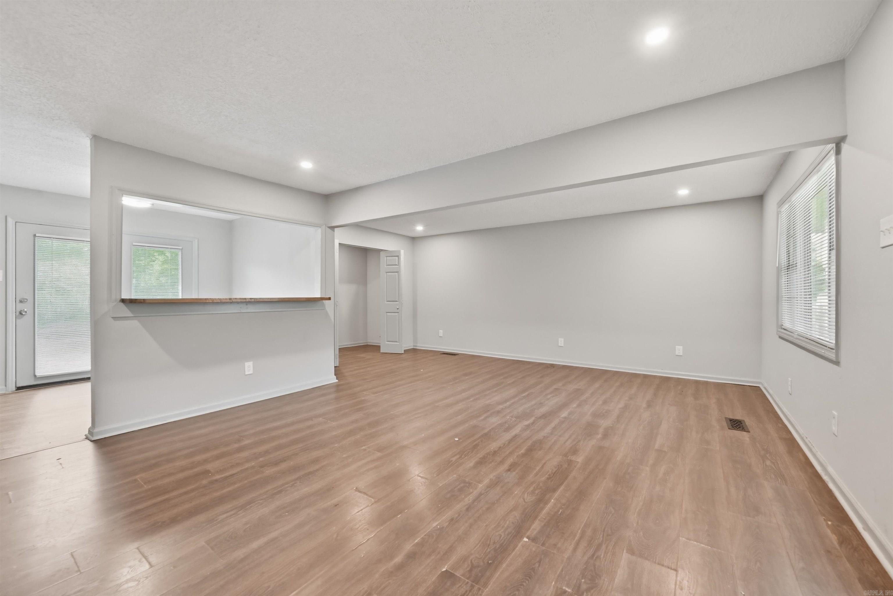 MEADOWCLIFF - Residential