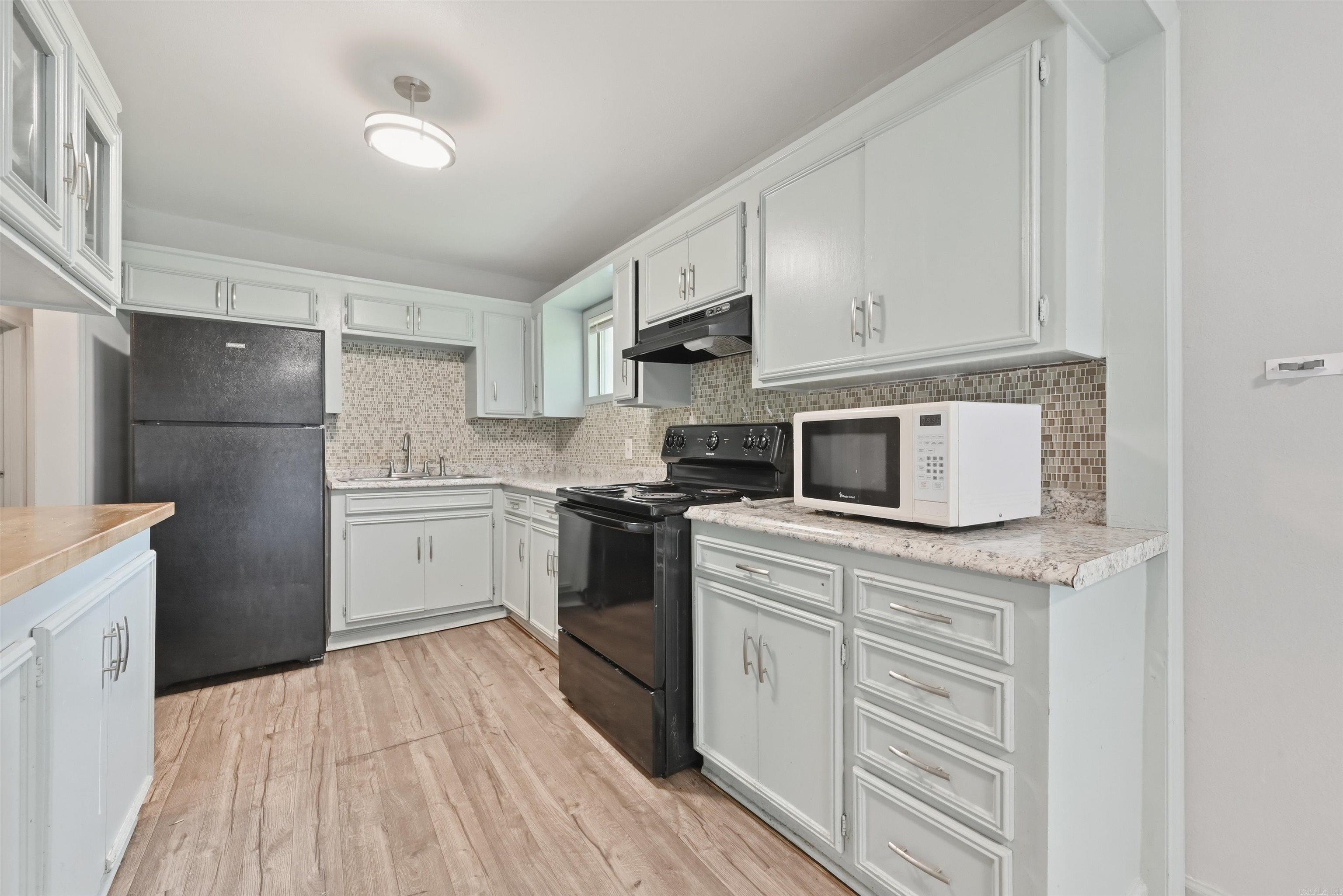 MEADOWCLIFF - Residential