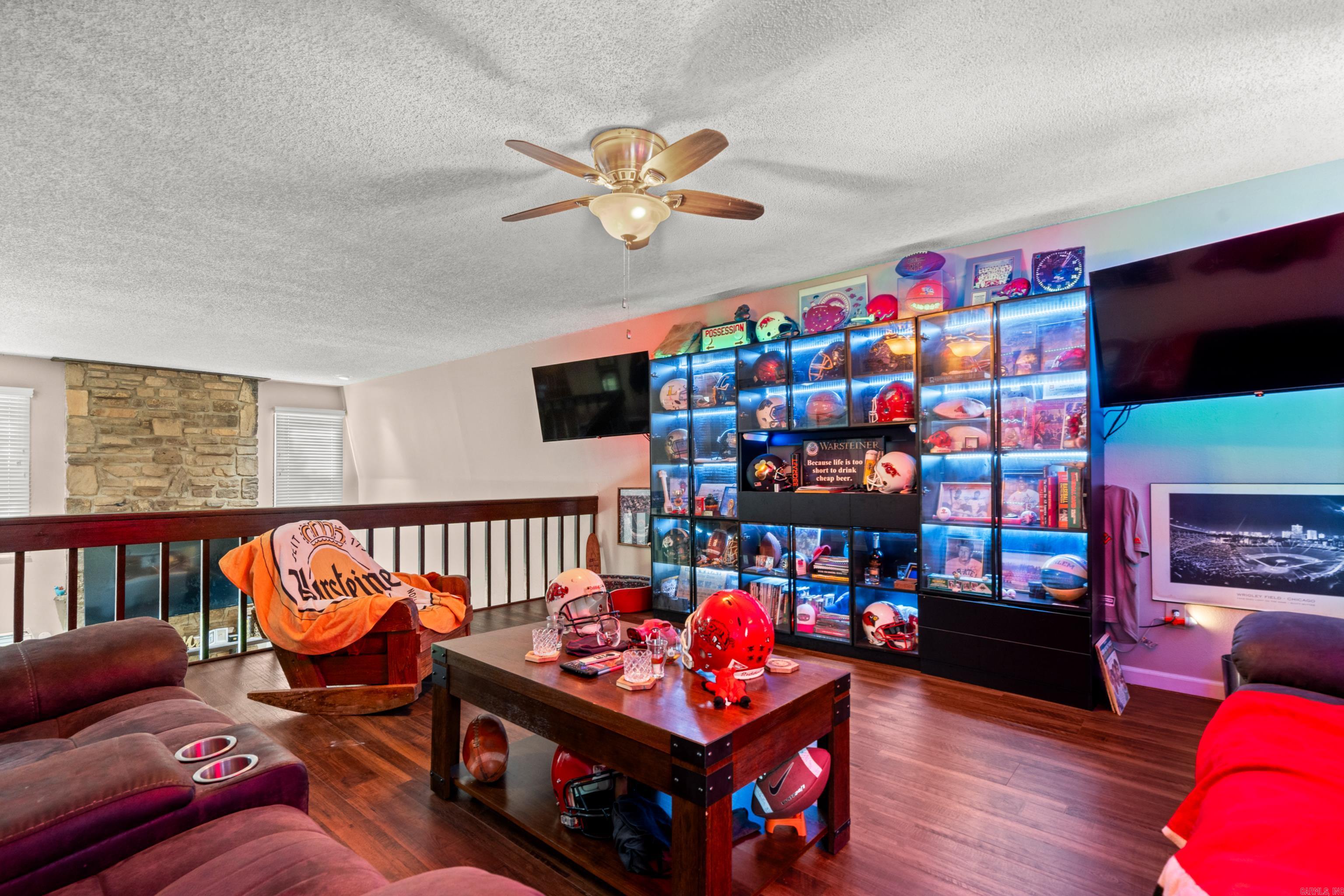 DIAMONDHEAD J - Residential