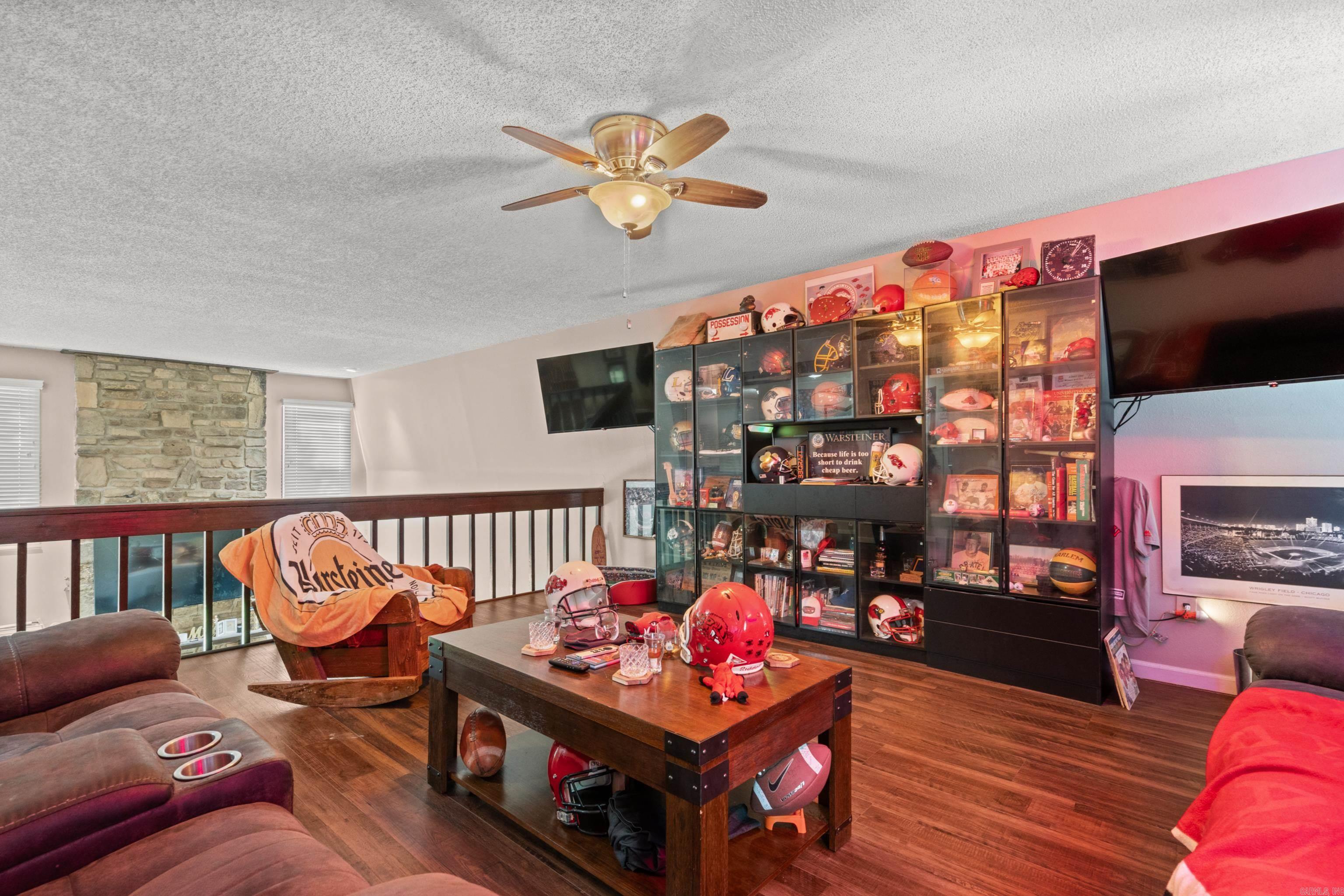 DIAMONDHEAD J - Residential