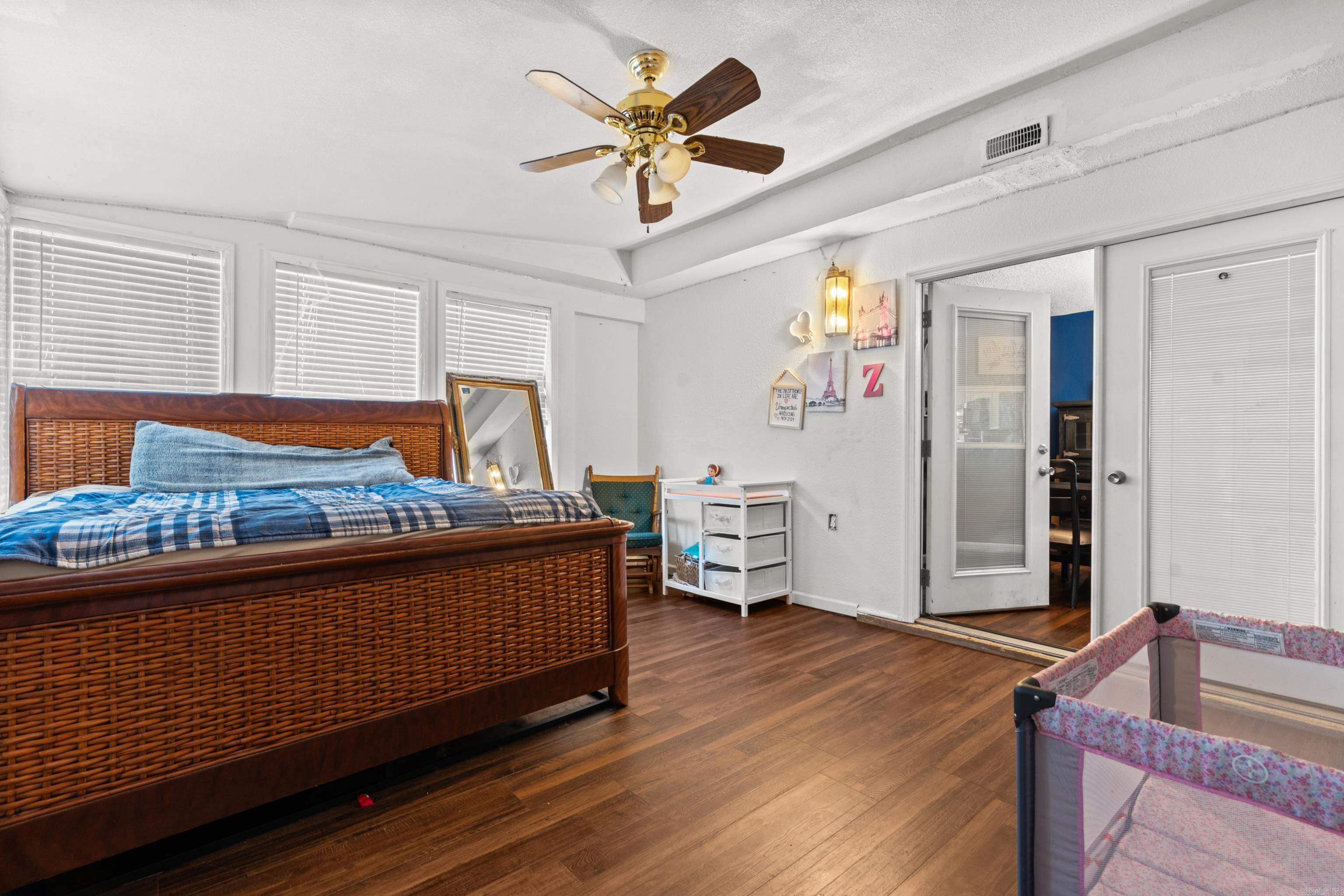 DIAMONDHEAD J - Residential